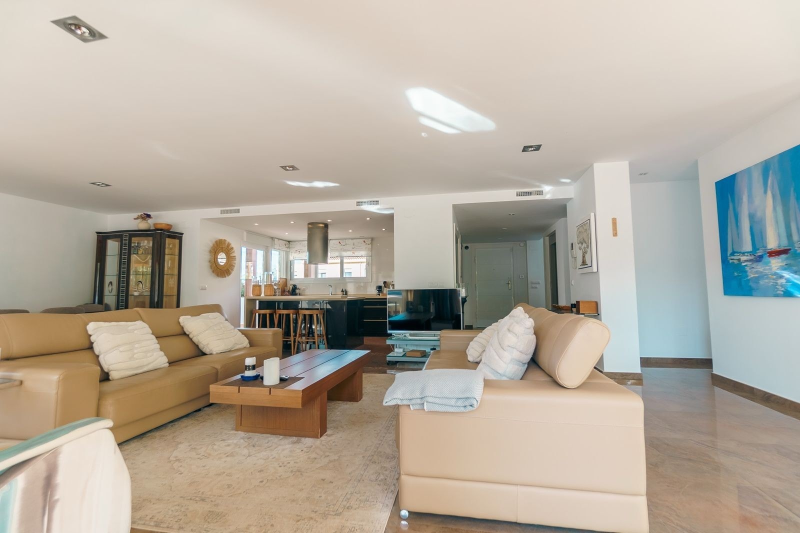 Gulvvarme i hele 1. etg. samt på alle bad. Galleribilde