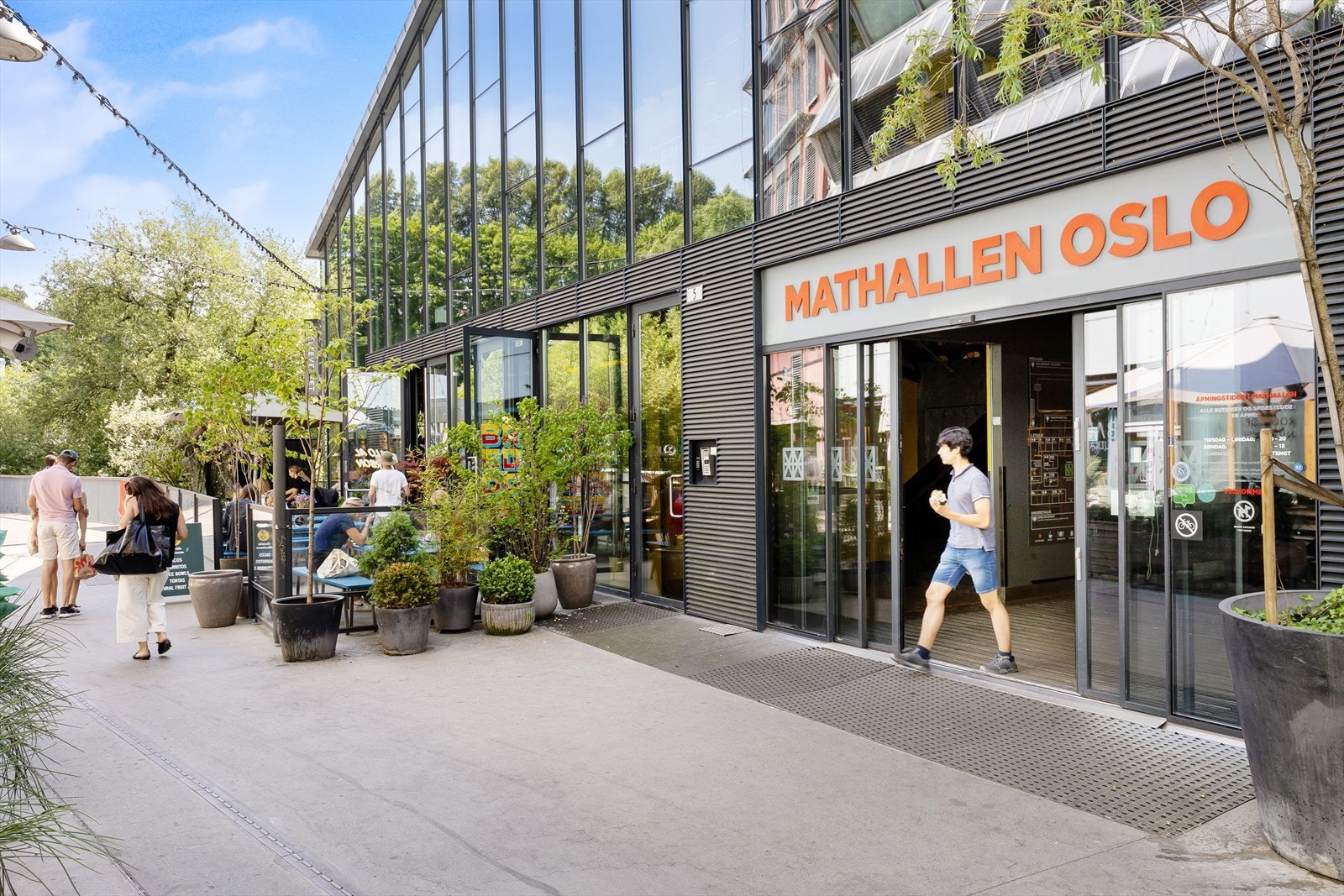 Mathallen Oslo tilbyr et variert utvalg av matopplevelser i gangavstand fra boligen. Galleribilde