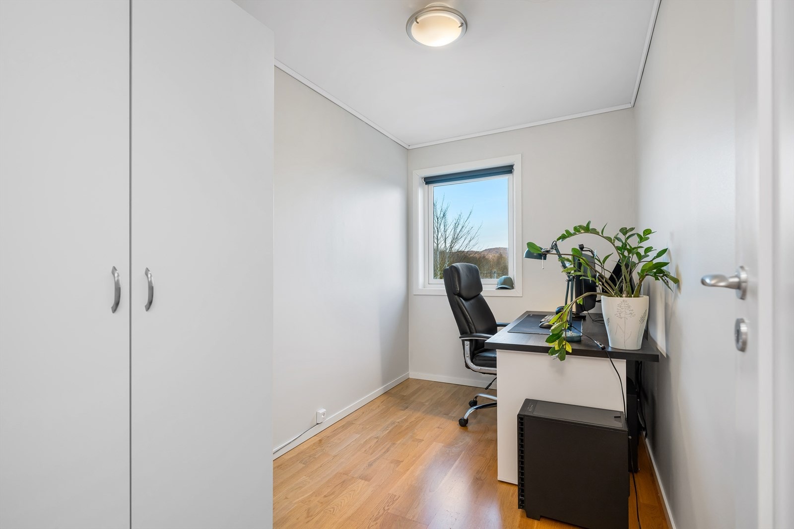 Soverom 3 brukt som kontor. Galleribilde