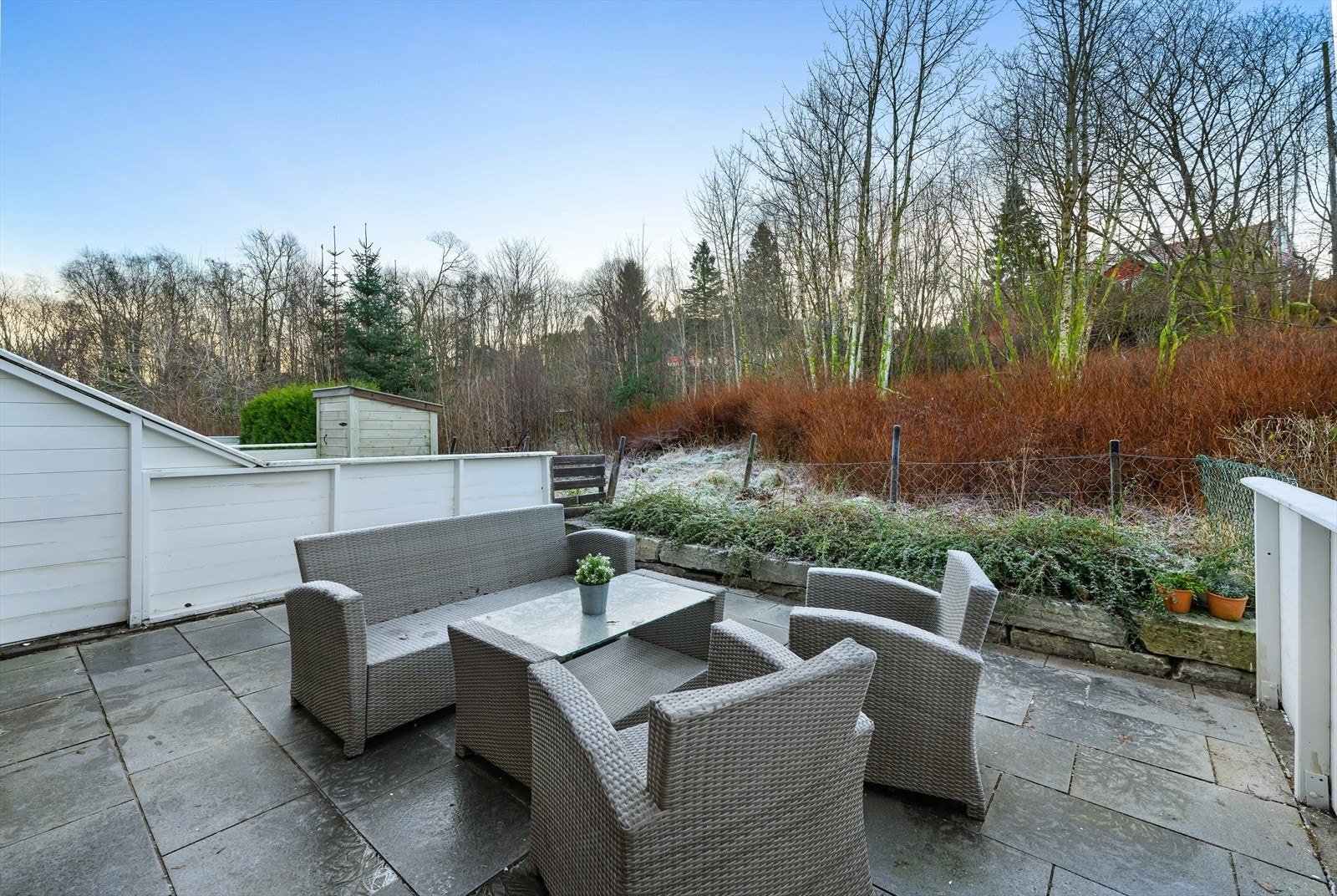 Terrasse ut fra stue. Galleribilde