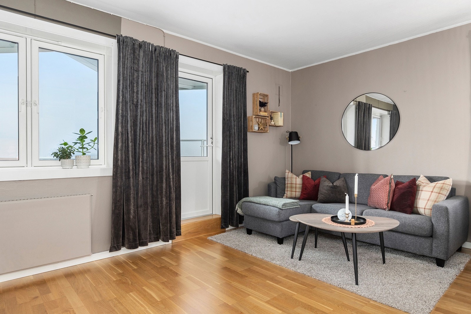 Stue med utgang til balkong Galleribilde