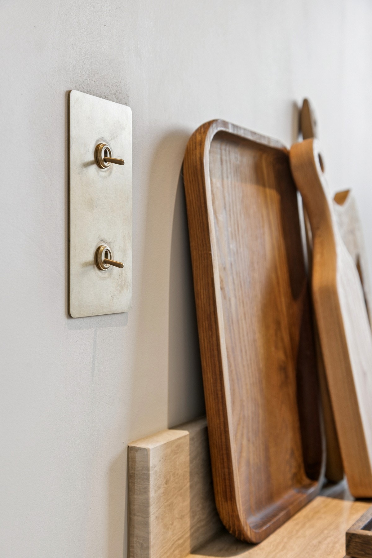 Lekre messing brytere fra Corston finner du i hele boligen Galleribilde