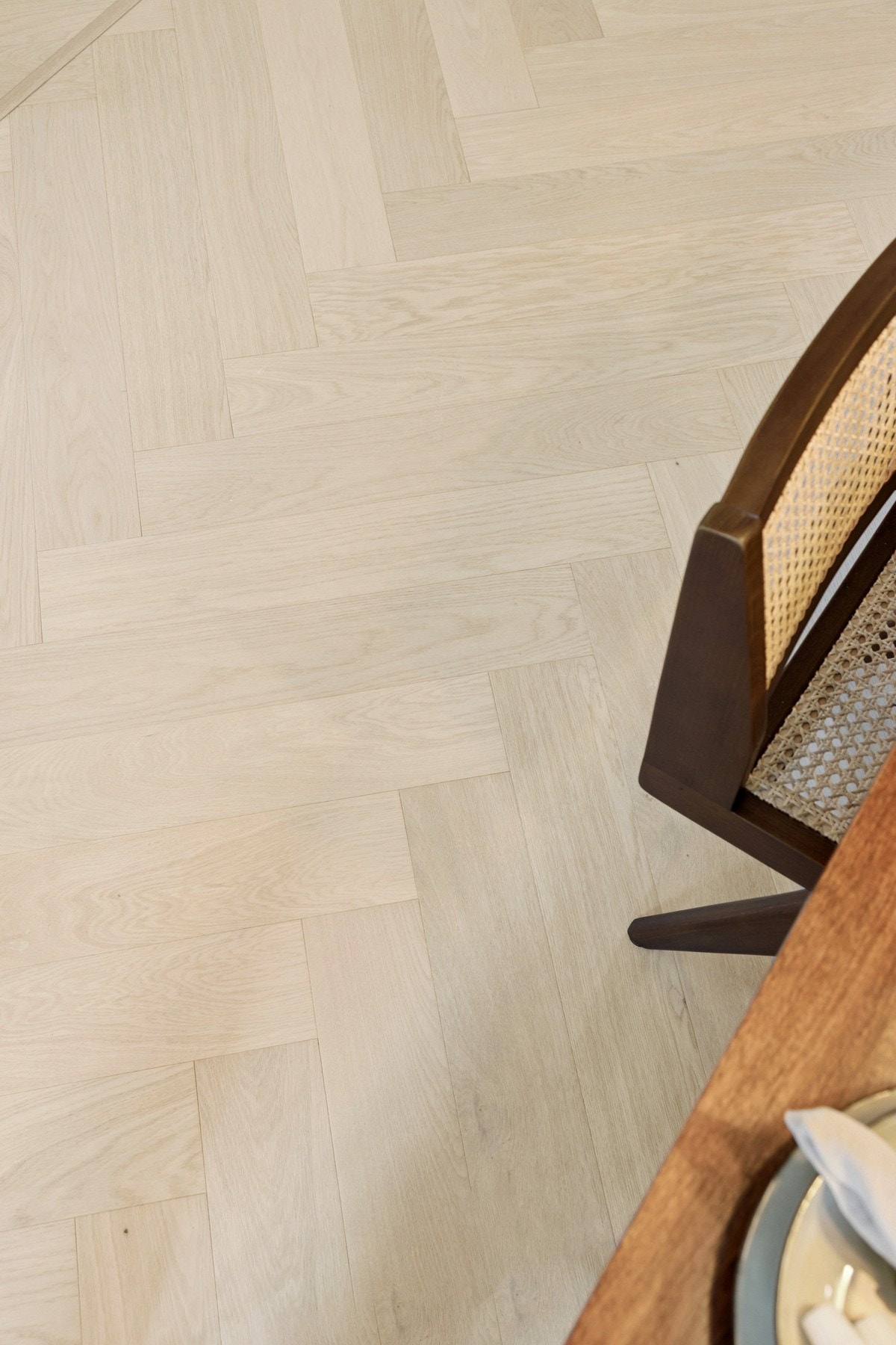 Det er lagt lekre fiskebeina gulv av herdet parkett i hele etasjen Galleribilde