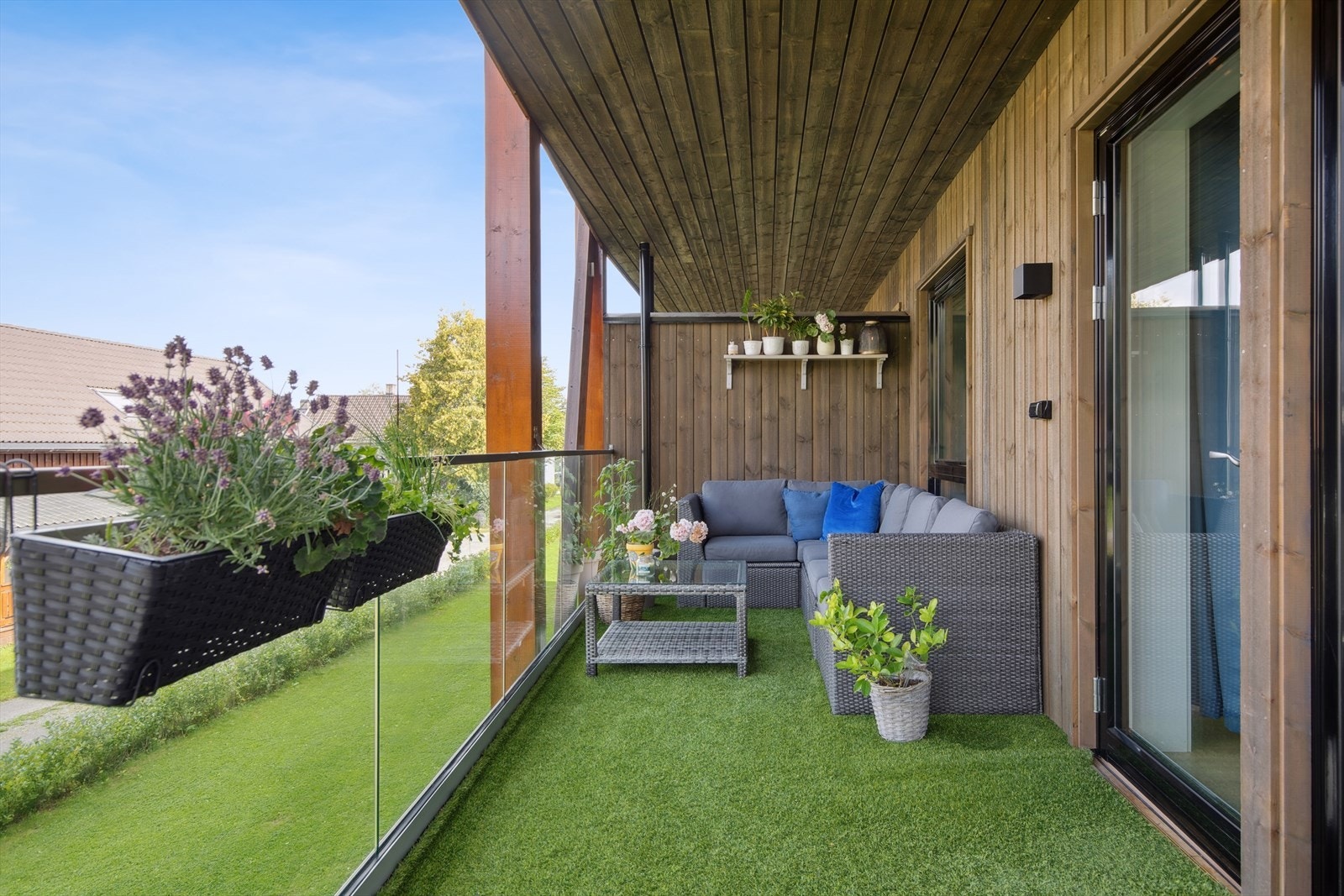 Her er det plass til både grill og utemøblement Galleribilde