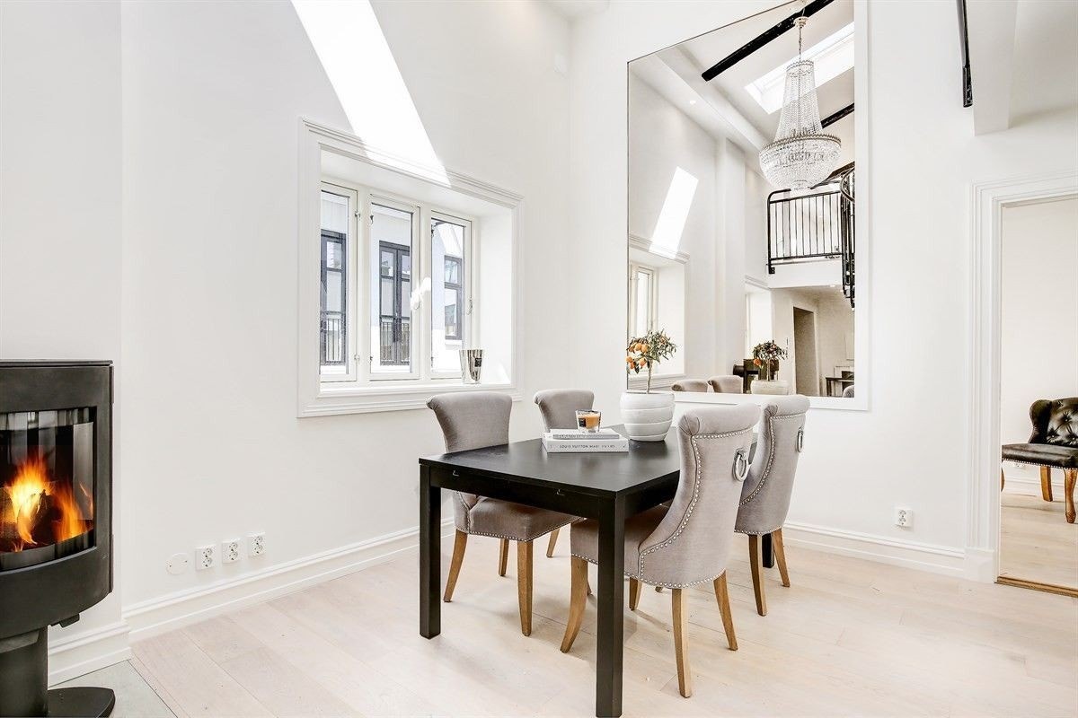 Stuen i 1.etasje er av god størrelse. Galleribilde