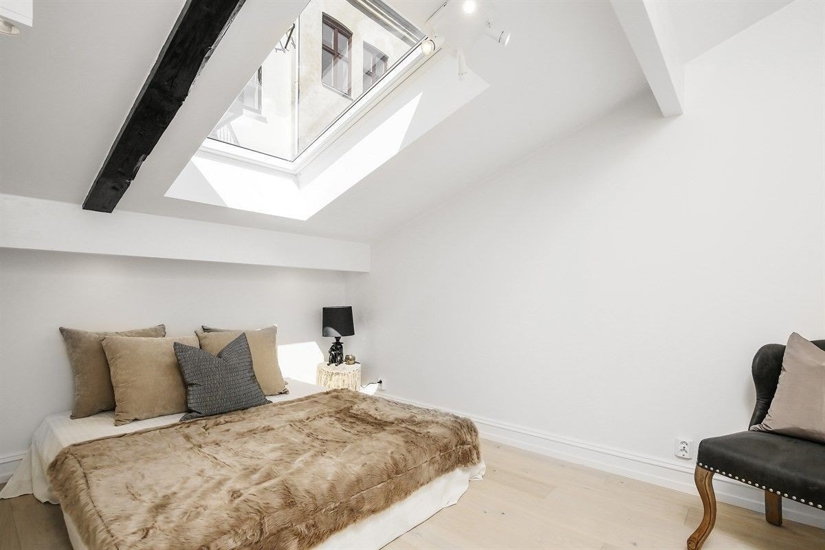 Soverommet i 2.etasje er av god størrelse og har plass til dobbeltseng. Galleribilde