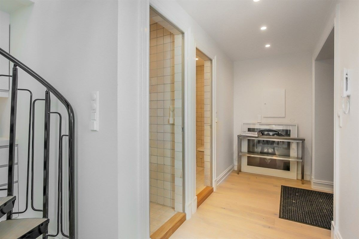 God plass til å henge av seg yttertøy i entre. Galleribilde