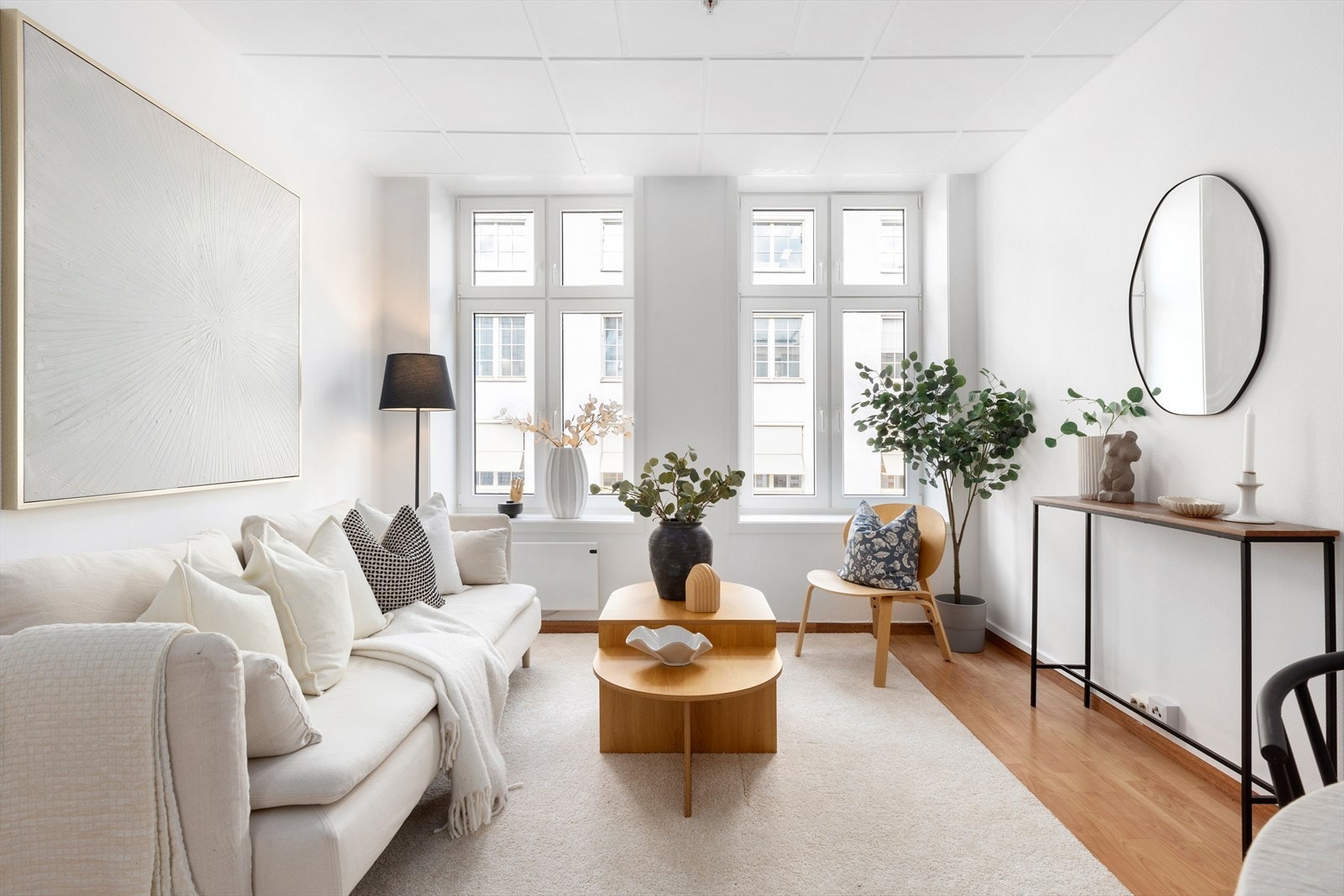 Leiligheten ligger fint til i 4. etasje med heisadkomst Galleribilde