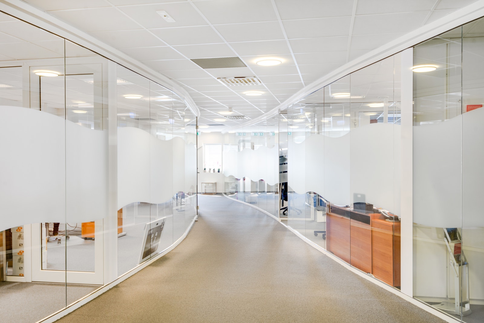 Fine og romslige fellesarealer for kontorleietakere Galleribilde