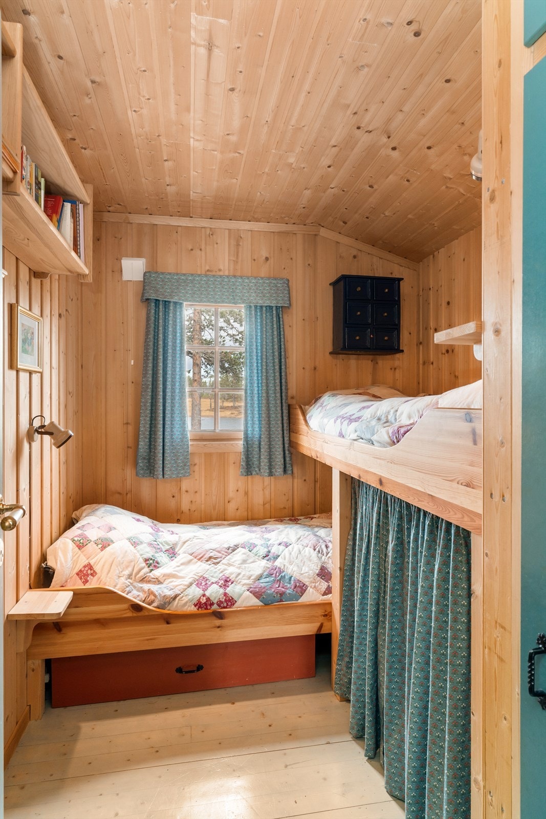 Soverom 3 - innredet med plassbygget køyesengløsning. Galleribilde