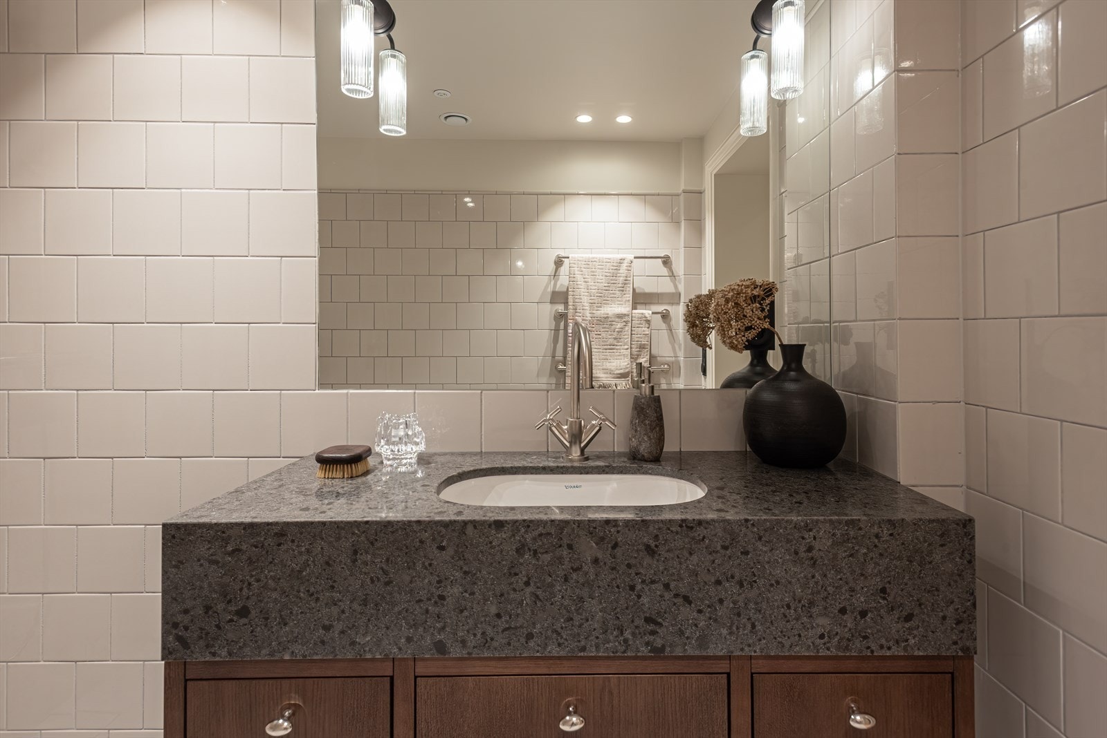 Innfelt speil med varmefolie så man slipper damp på speilet Galleribilde