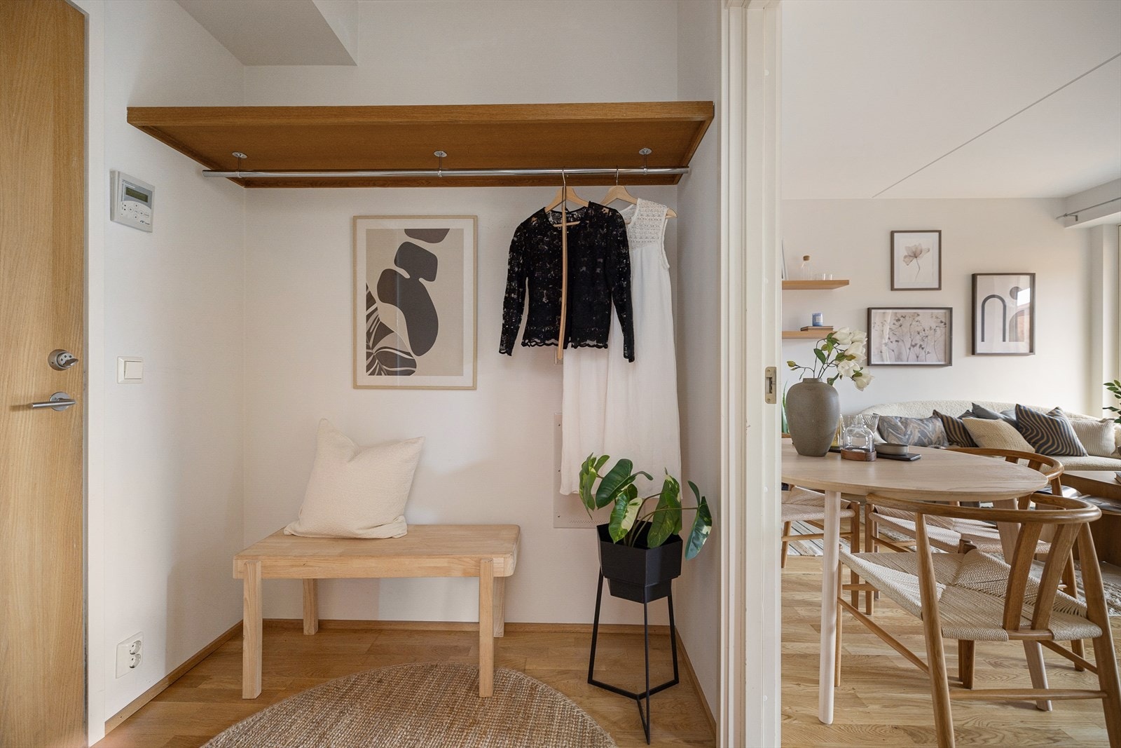 God plass til sko og yttertøy. Galleribilde