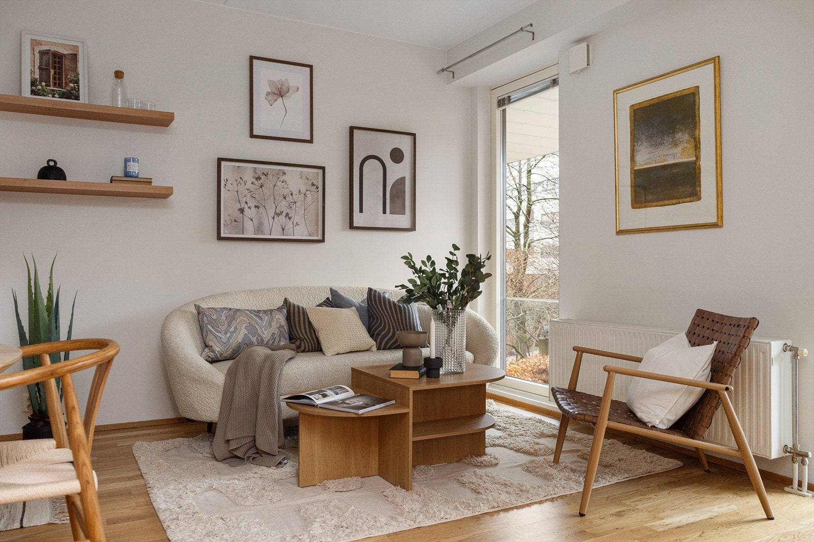 A-konto varmtvann og fyring samt kabel-TV er inkludert i felleskostnadene. Galleribilde