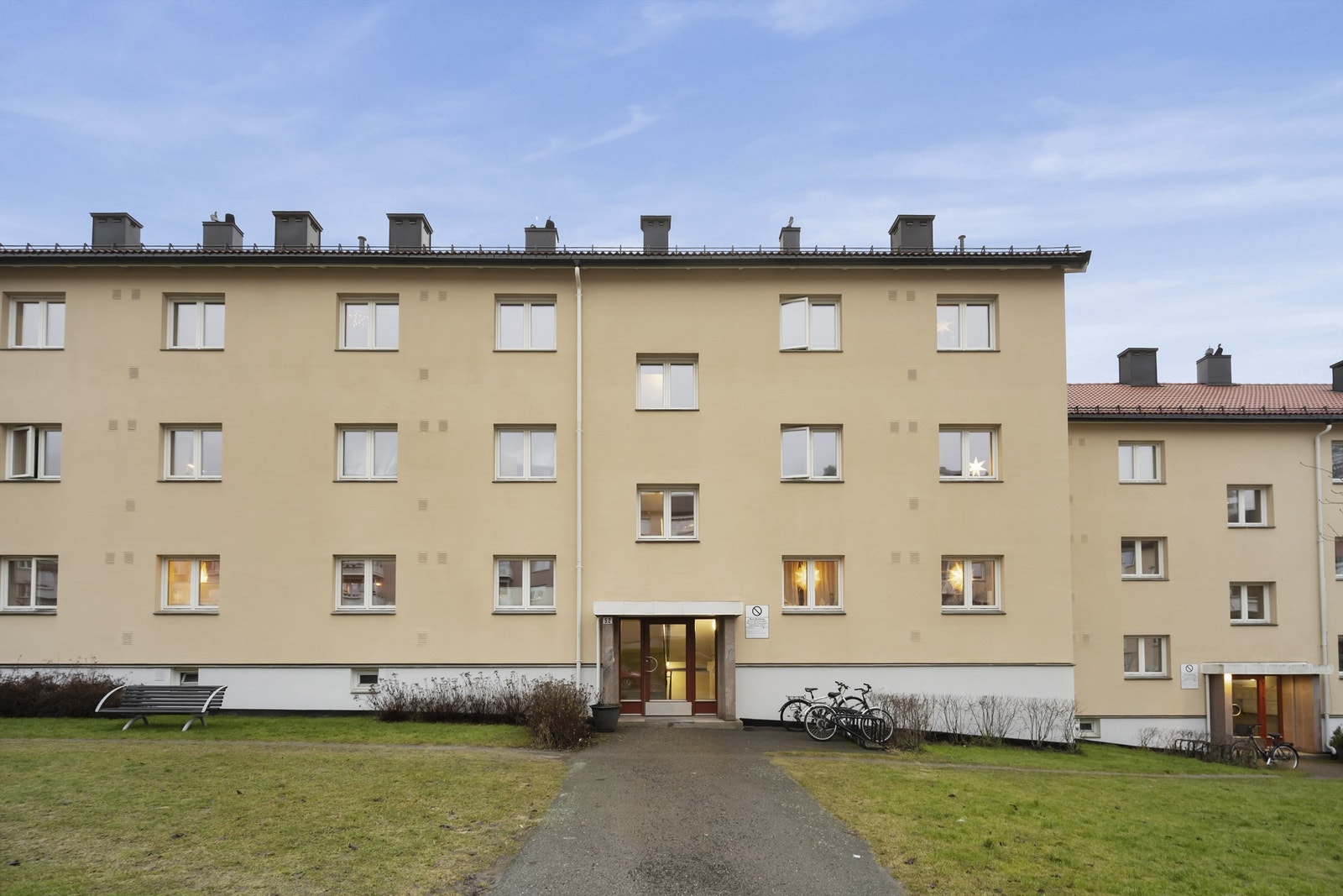 Fasade - inngangsparti Galleribilde