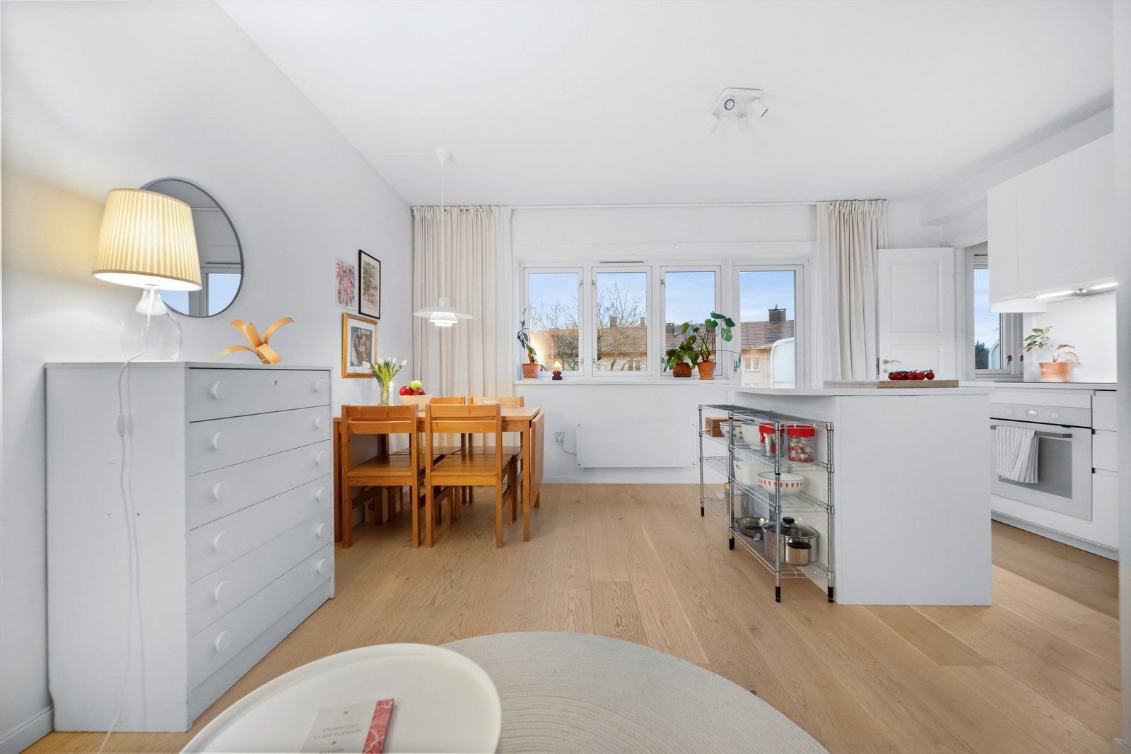 Caroline Berg-Thomassen v/ Krogsveen har gleden av å presentere Kurveien 52! Foto: Martine Eren Galleribilde