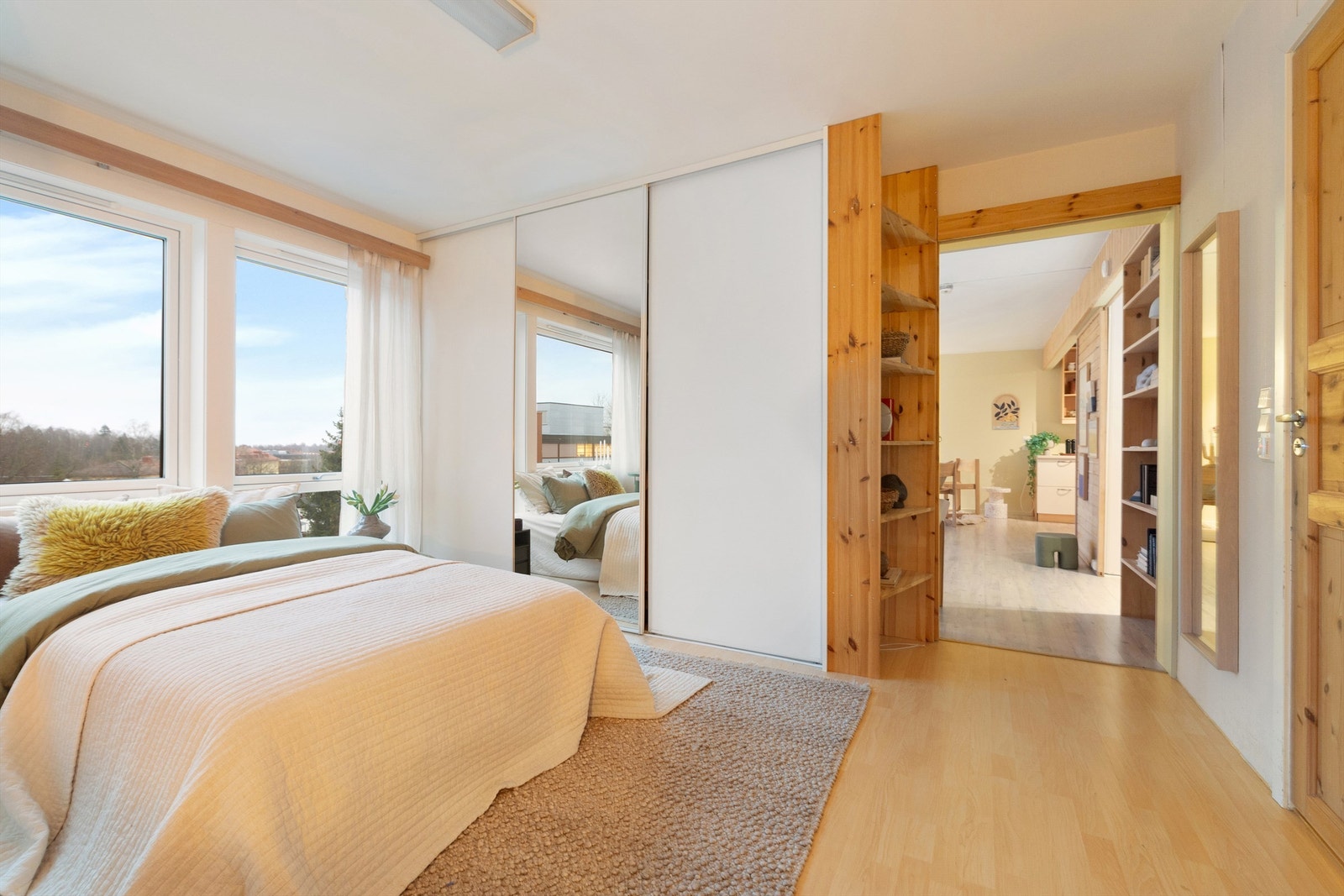 La oss ta turen inn i entreen, et lyst og innbydende område som ønsker deg velkommen! Galleribilde