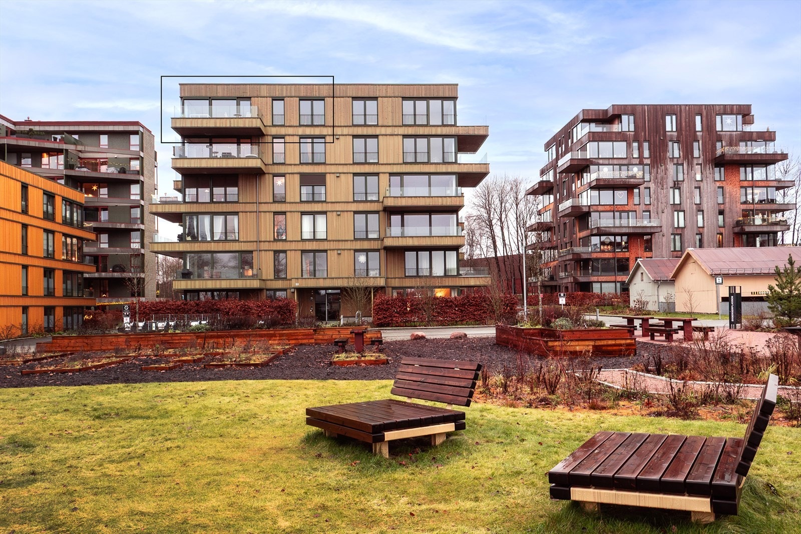 Leiligheten ligger fint til i toppen av blokka. Galleribilde