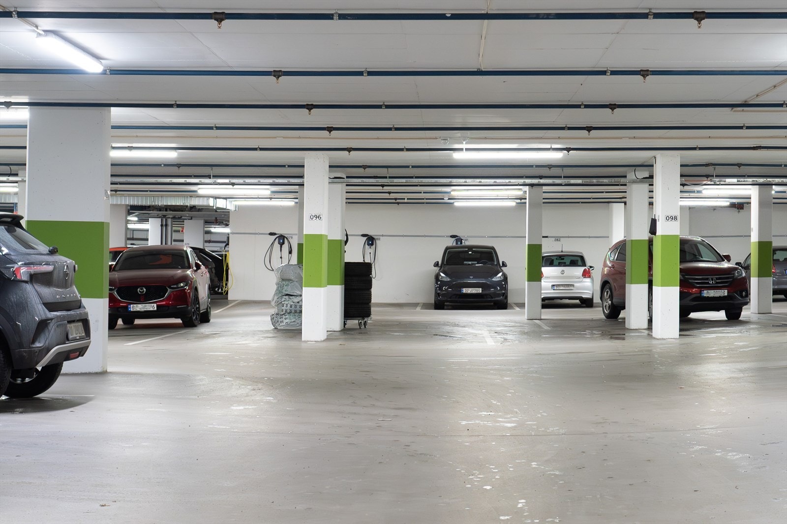 Det medfølger én parkerings i oppvarmet garasjekjeller. Galleribilde