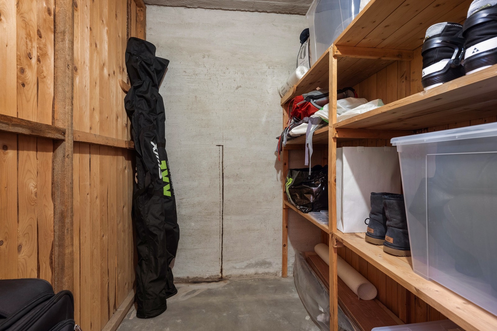 Leiligheten byr på 2 kjellerboder hvor dette er en av dem og de er nesten like i størrelse Galleribilde