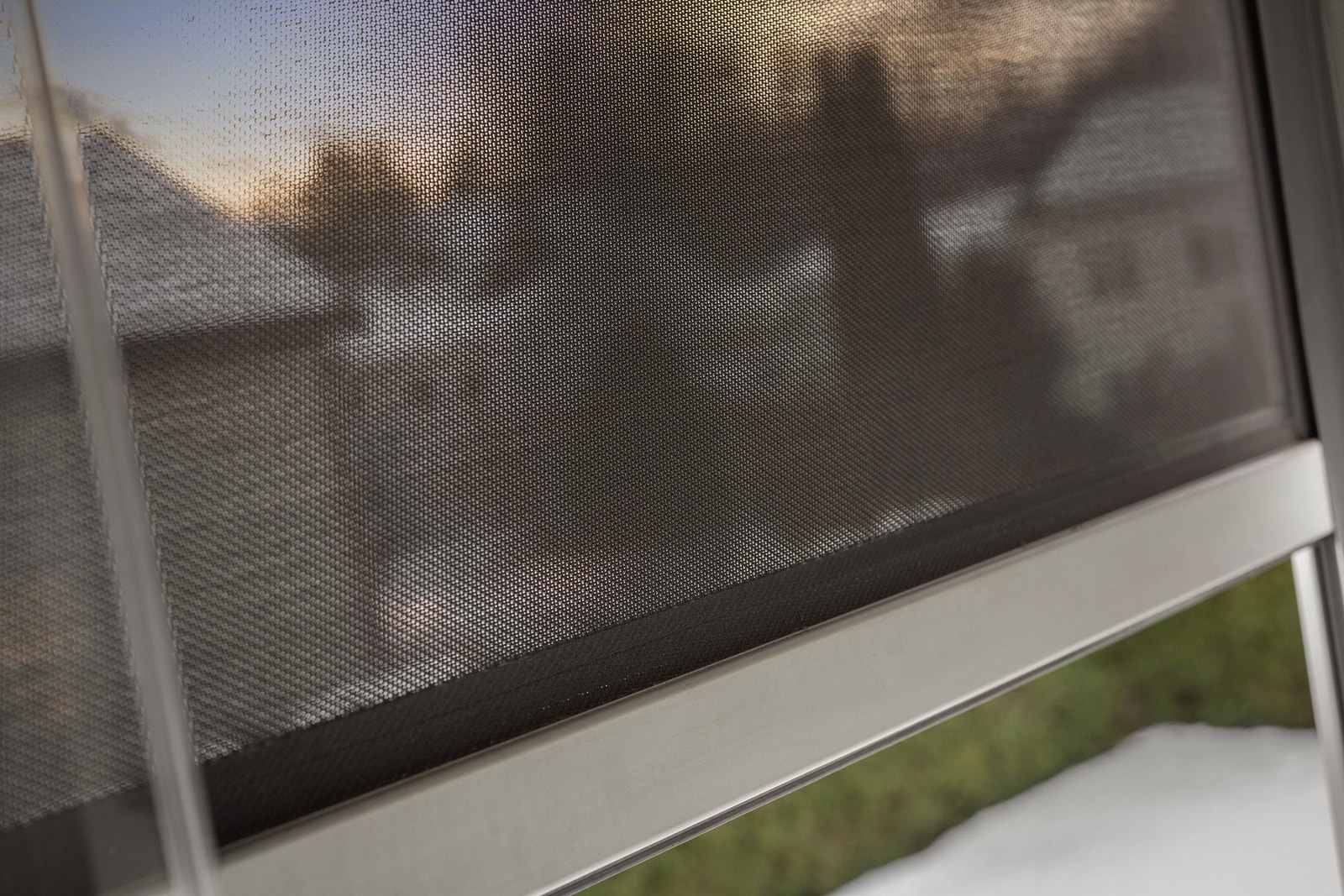 Balkongen har screens for redusere varme fra solen og skjermer for innsyn Galleribilde