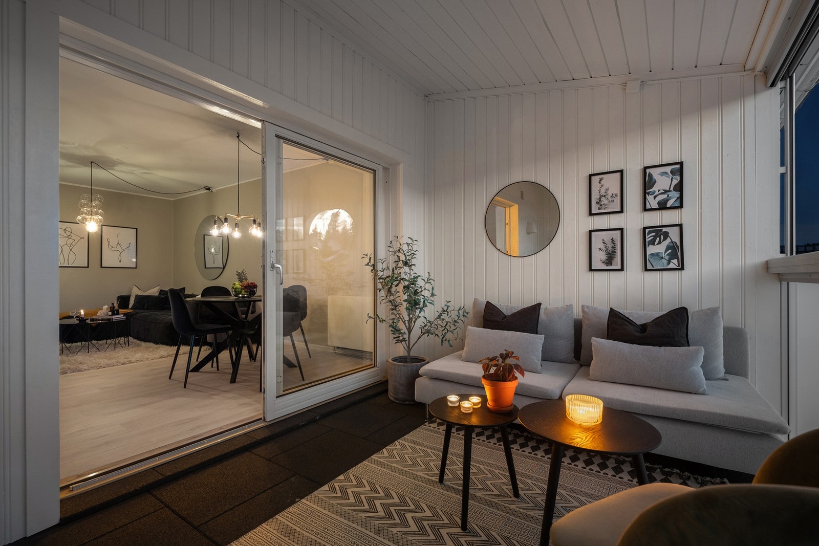 En koselig og nyttig plass som er en naturlig utvidelse av stuen Galleribilde