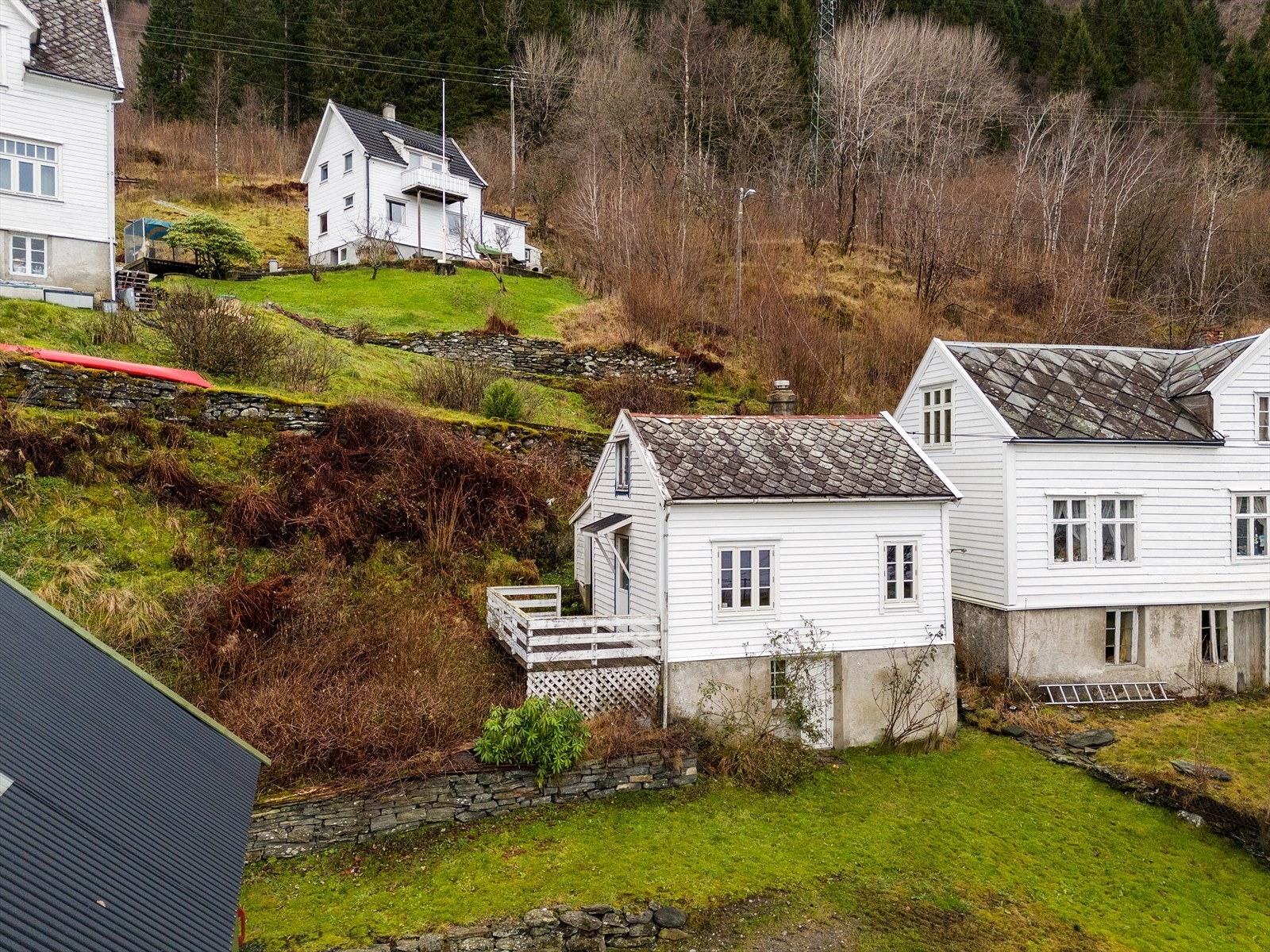 Sjarmerende fritidsbolig med behov for litt kjærlighet. Galleribilde