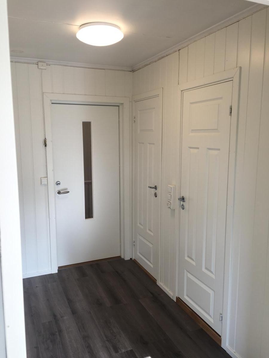 Gang, separat WC og bad. Galleribilde