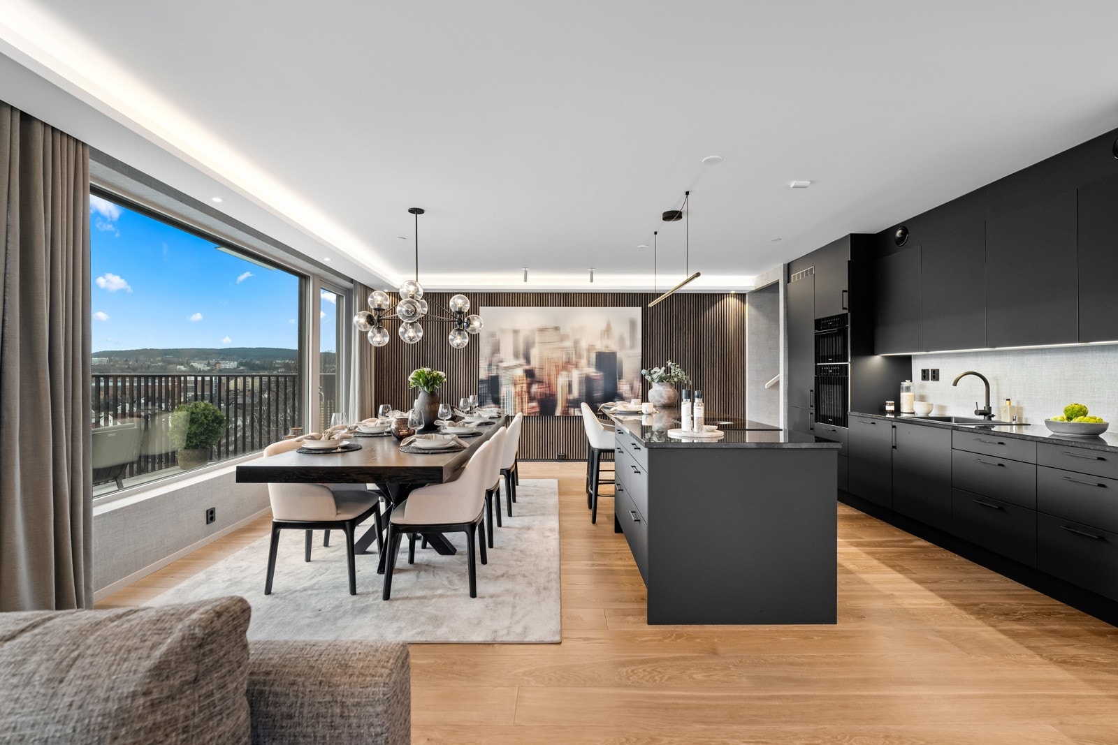 PrivatMegleren ved Kjell Olav Bårdseng presenterer denne eksklusive toppleiligheten med privat takterrasse i Torvgata 11B Galleribilde