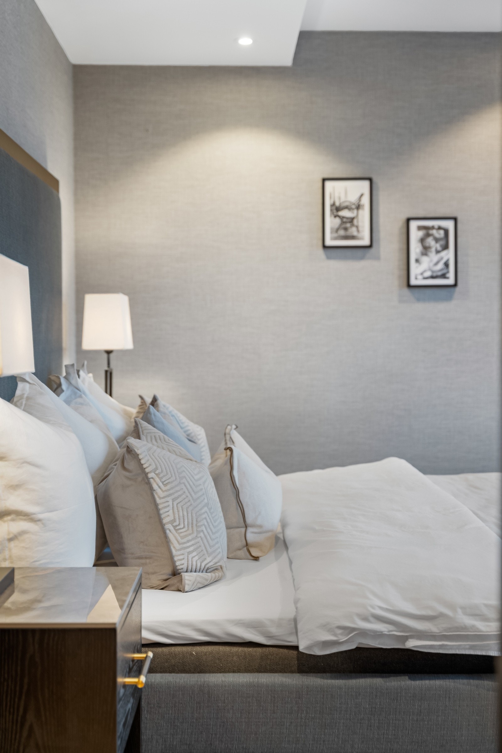 Leiligheten har lysstyring via app i alle rom. Galleribilde