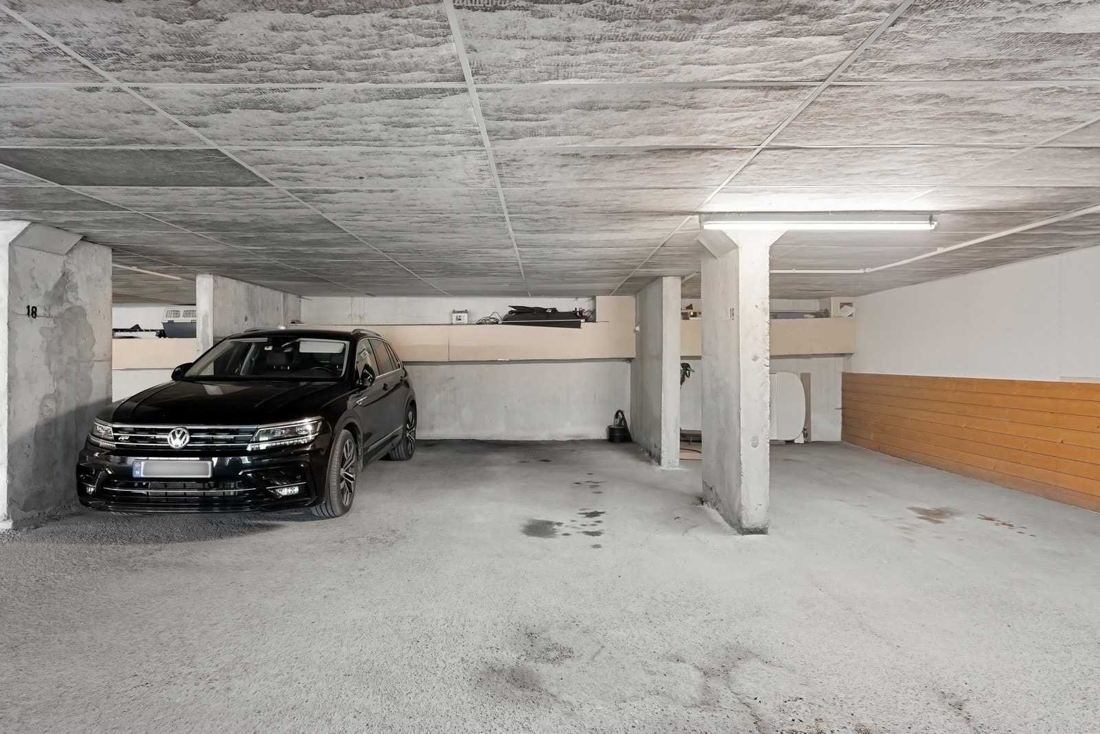 Garasjeplass i parkeringskjeller Galleribilde