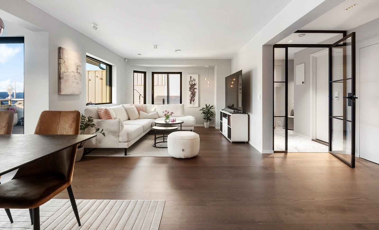 Lekre overflater i hele boligen - Bjelin herdet tregulv Galleribilde