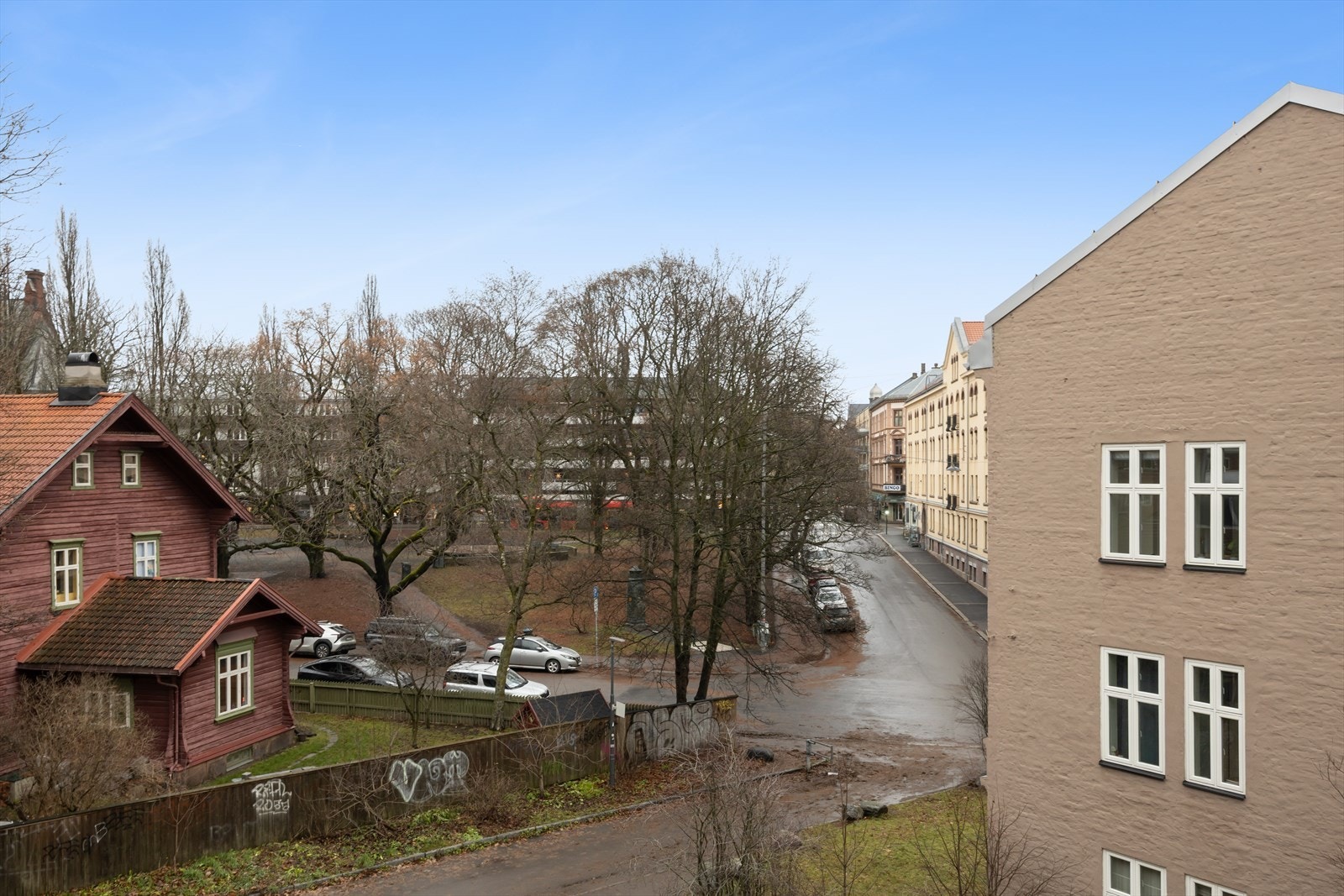 Balkongen er østvendt. Galleribilde