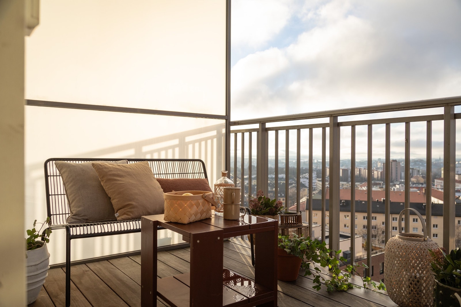 Her har man plass til å innrede med en hyggelig sittegruppe - perfekt for sene sommerkvelder! Galleribilde