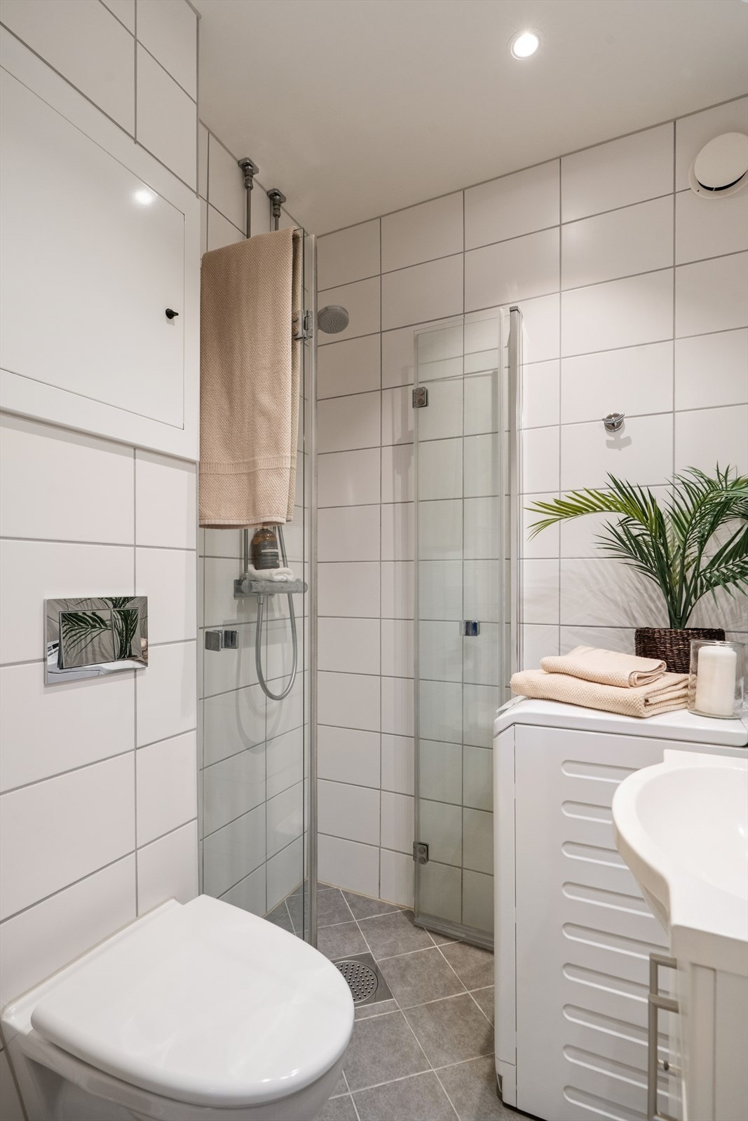 Dusj med innfellbare dusjvegger sørger for maksimal plassutnyttelse Galleribilde