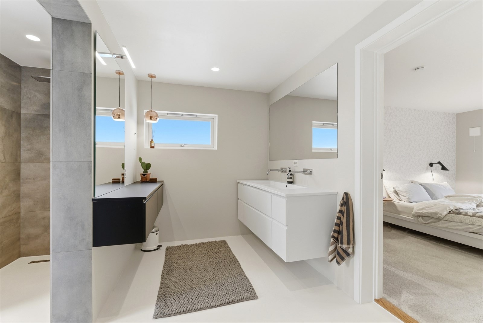 Master suiten er oppmålt til ca. 30 kvm. Galleribilde