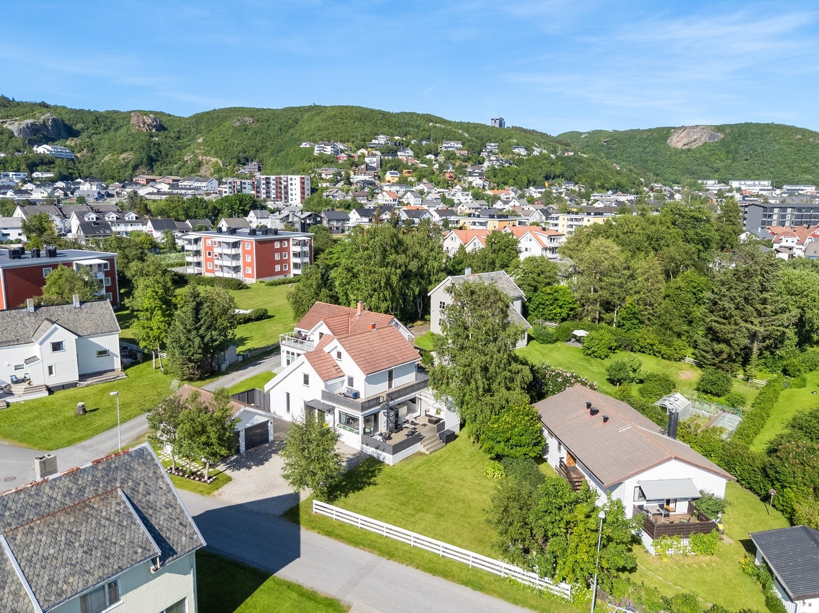 Det er også et bugnende utvalg av flotte turområder i nærheten, bl.a. Keiservarden, Pallfjellet og Linken. Galleribilde