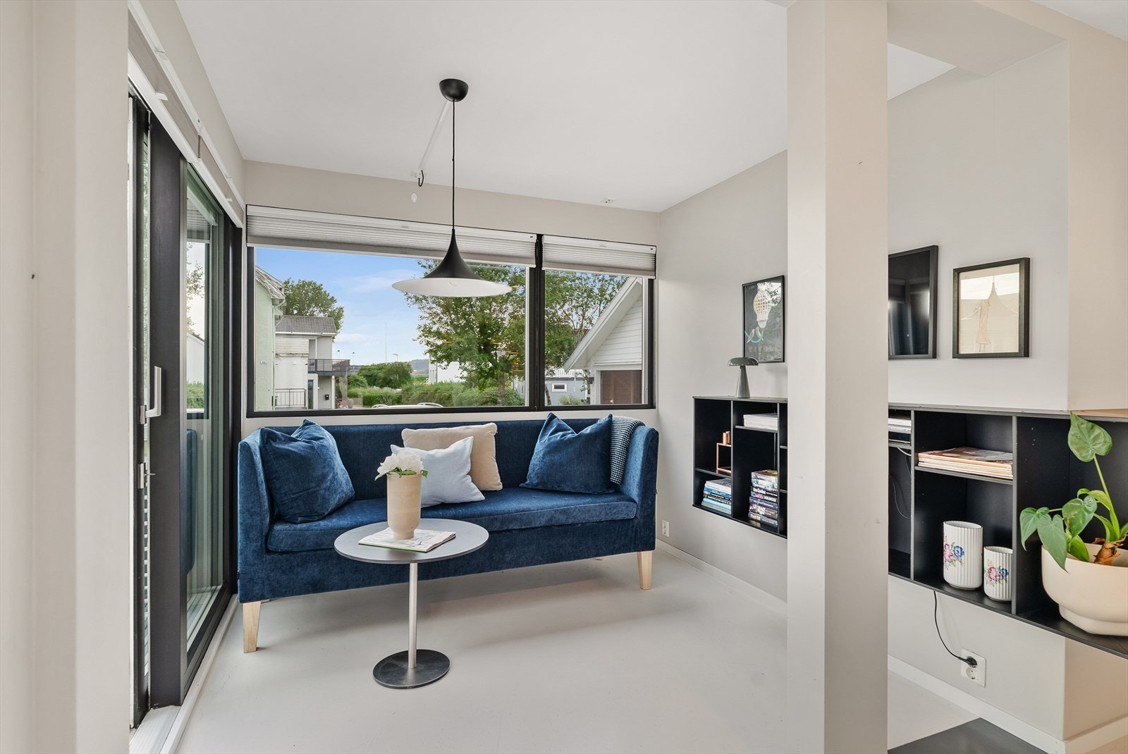 Arealet kan benyttes etter ønske og behov - og fungerer utmerket både som stue, tv-stue, lekehjørne eller kontor. Galleribilde