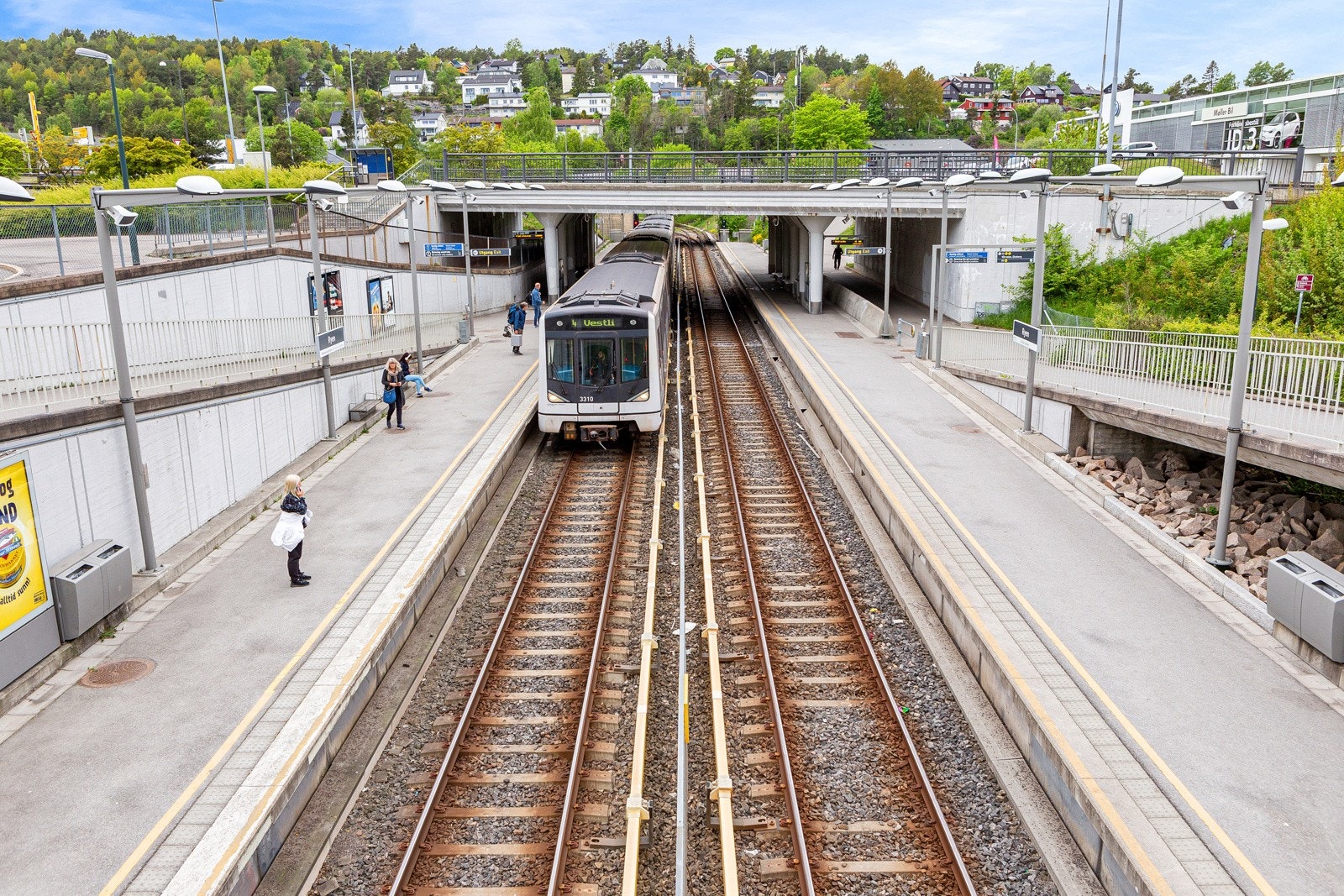 Fra boligen er det kort vei til kollektivtransport - buss, T-bane og flybuss rett i nærheten Galleribilde