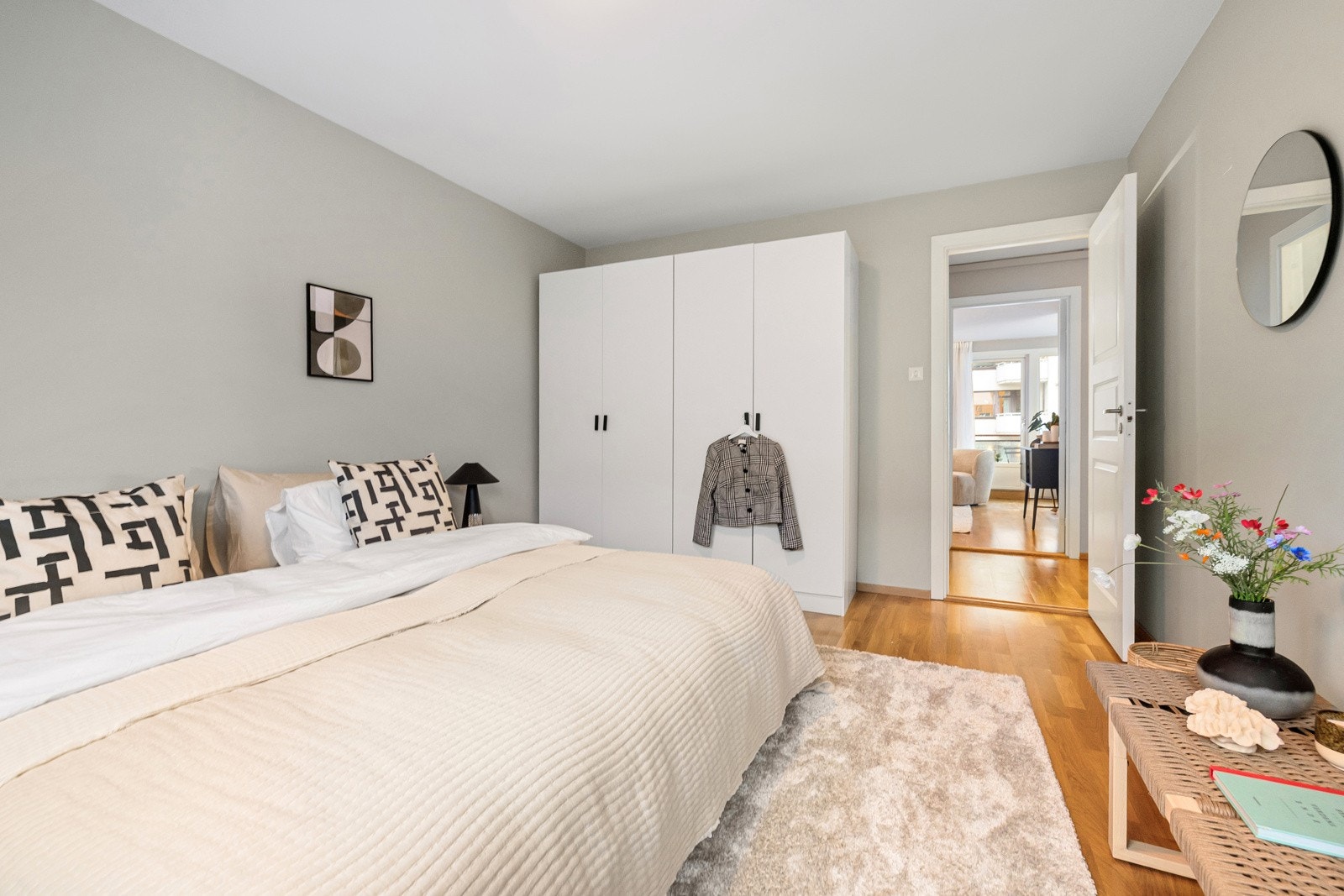 Garderobeskapet medfølger leiligheten. Galleribilde