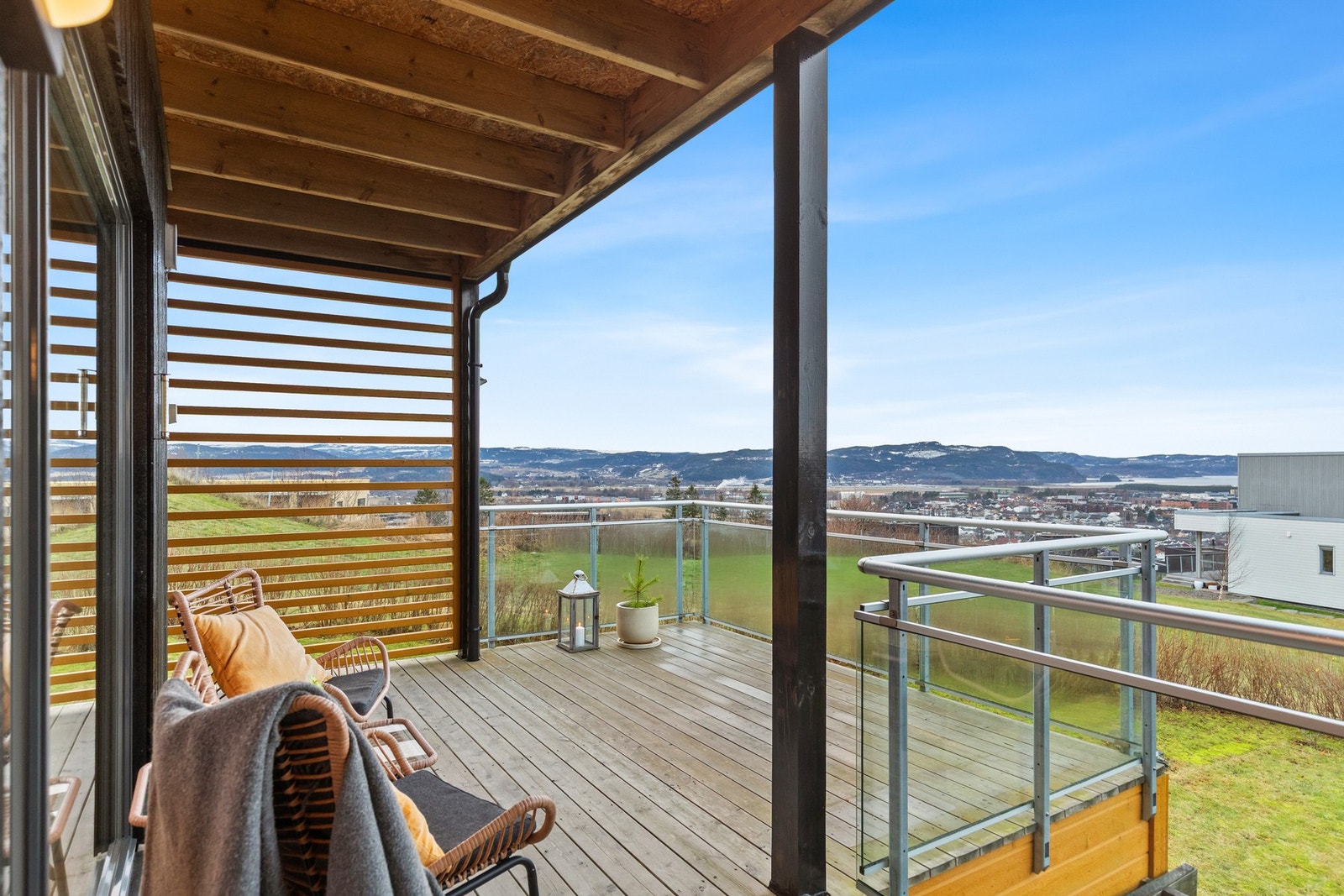 Fra balkong og terrasser får du en fantastisk utsikt. Galleribilde