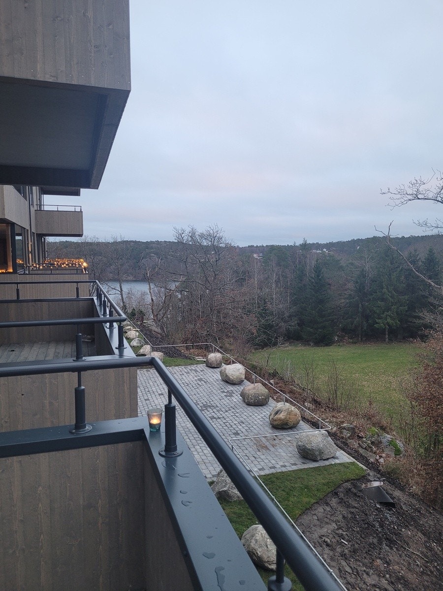 Utsikt fraa veranda, sjøgløtt Galleribilde