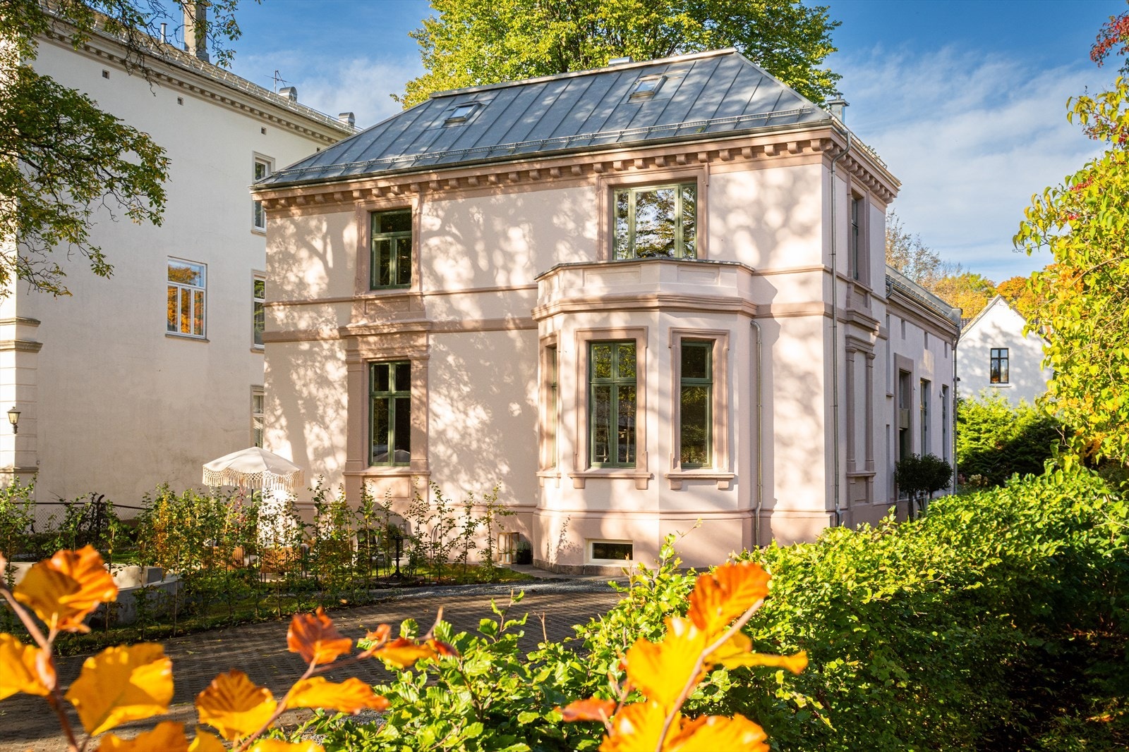 Villa Homan har en unik beliggenhet midt i hjertet av Homansbyen - et av Oslos mest ettertraktede og eksklusive boligområder Galleribilde