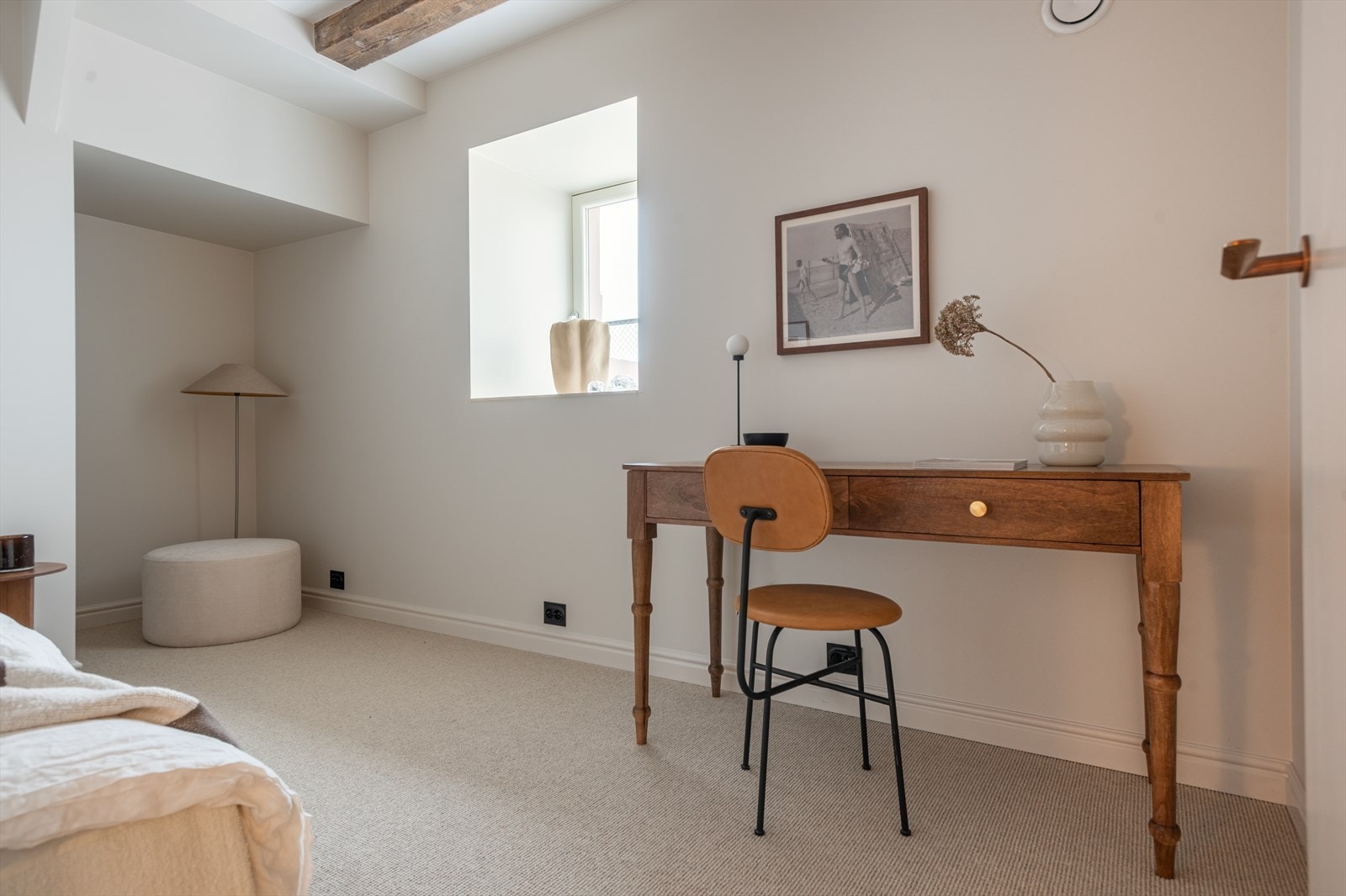 Rommene har plass til seng, skrivebord, garderobeløsning og nattbord Galleribilde