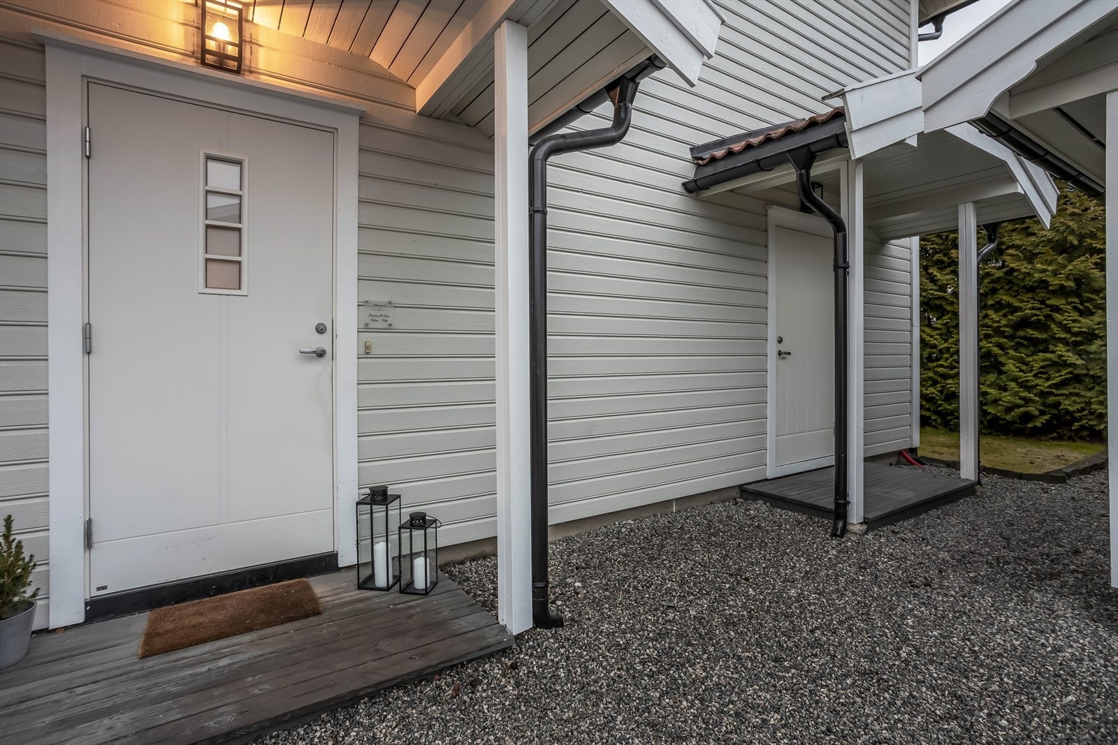 Ved inngangen er det også en praktisk ekstern bod på 5 m². Galleribilde