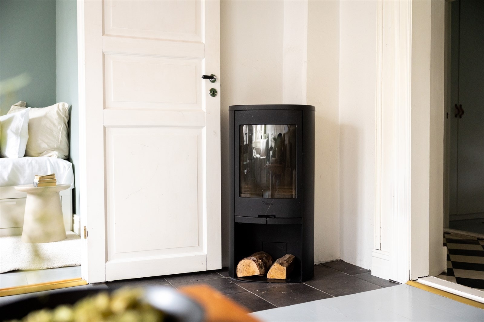 - Herlig vedovn som varmer godt på kalde høst- og vinterdager - Galleribilde