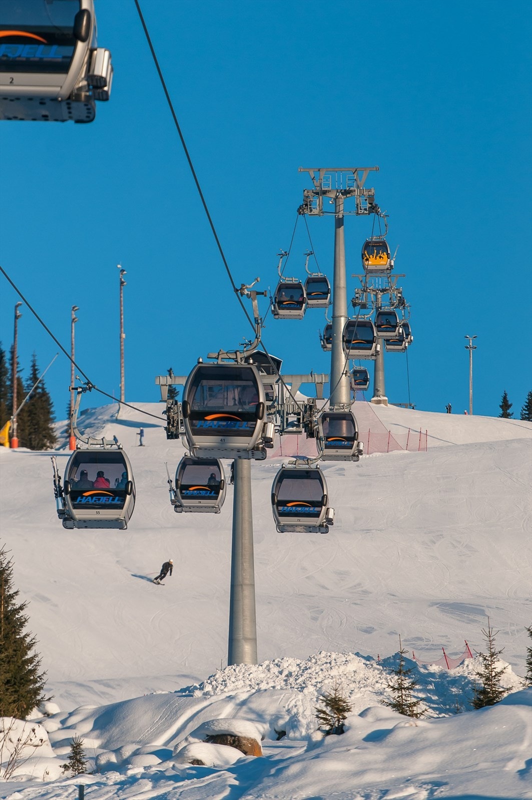 Leiligheten har umiddelbar adgang til Hafjell alpinanleggs løypetraseer via tilfartsløype/ski-sti som går forbi rett utenfor leiligheten. Et perfekt utgangspunkt for både alpint og langrenn. Galleribilde