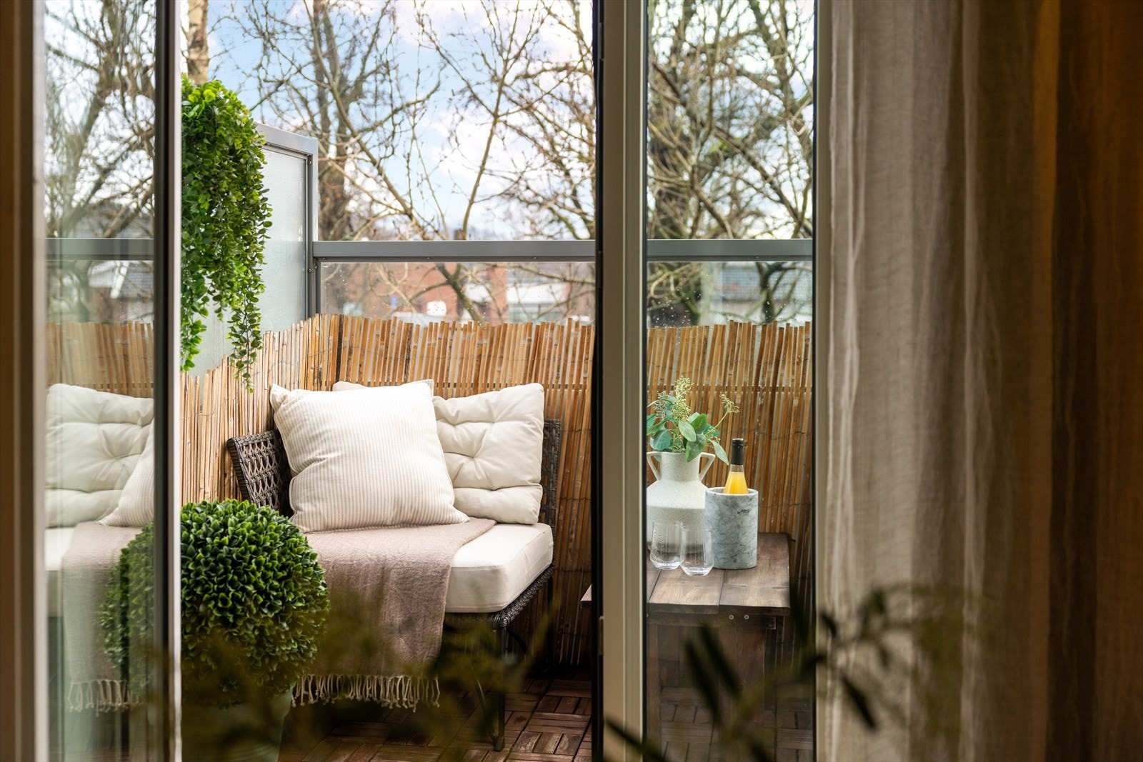 - Utgang til balkong fra stuen - Galleribilde