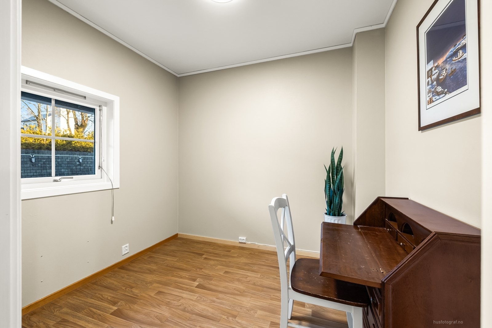 Det andre soverommet passer perfekt som barnerom, gjesterom eller et trivelig hjemmekontor. Galleribilde