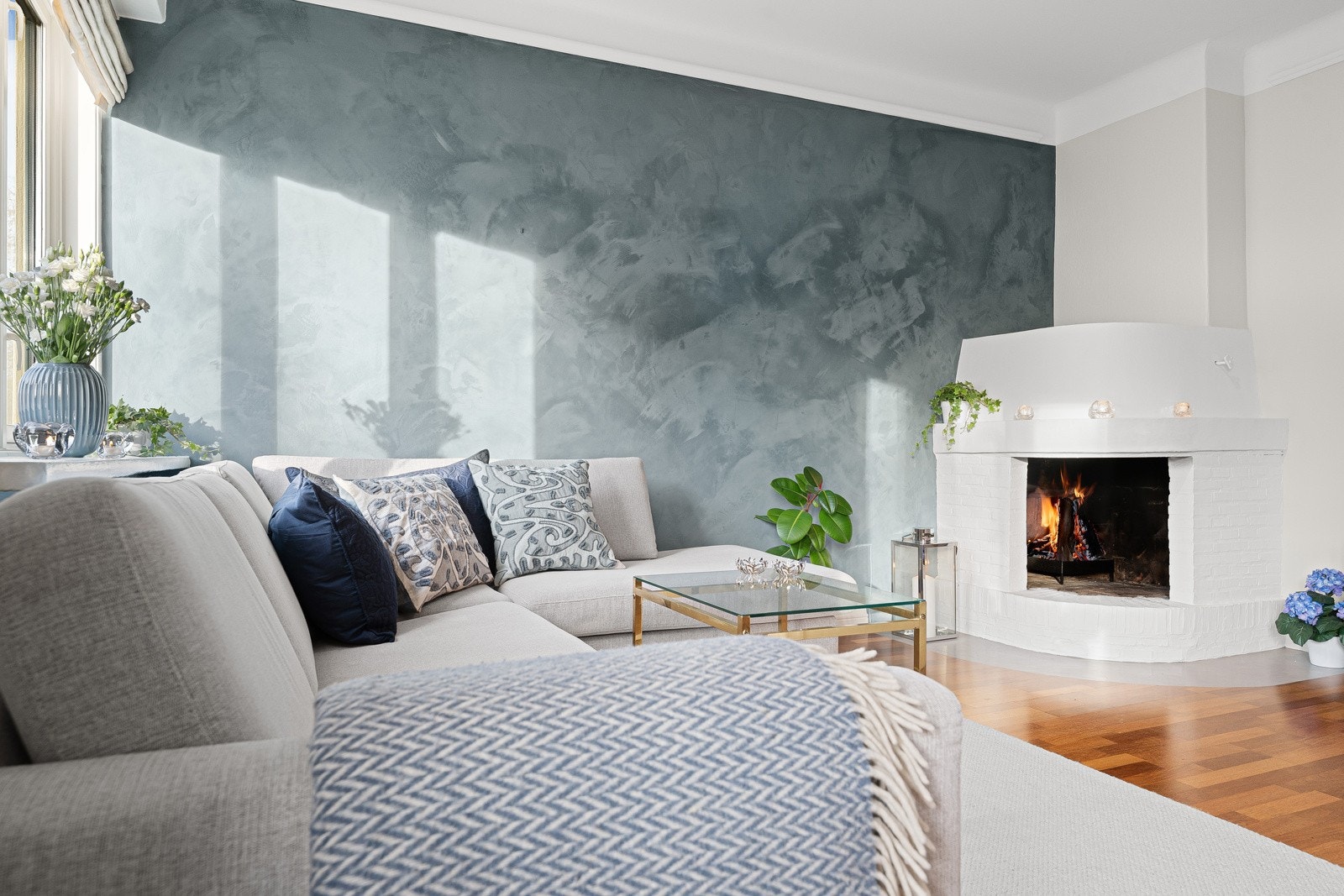 Hyggelig stue med gode lysforhold Galleribilde