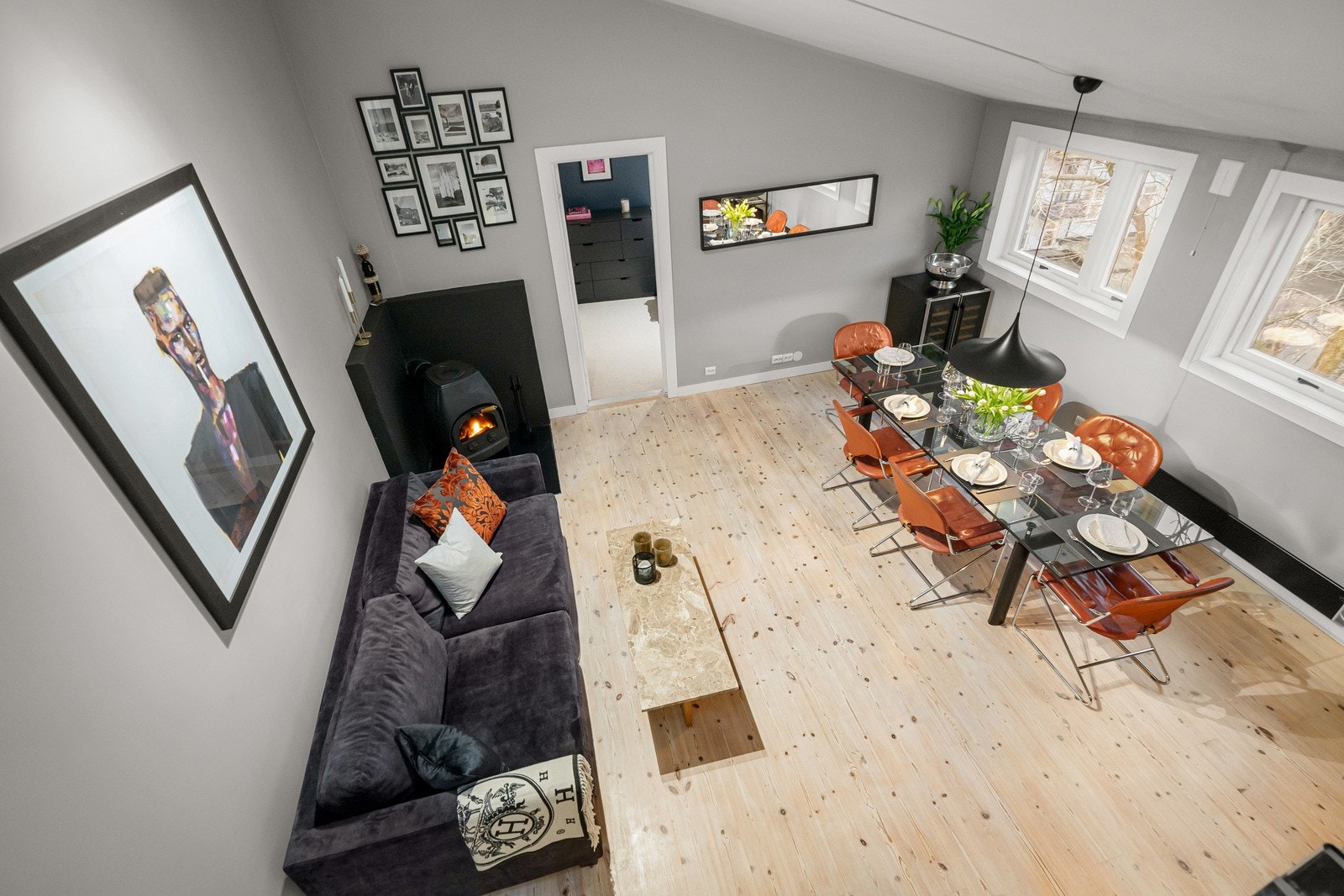 Bolig har en meget romslig stue Galleribilde